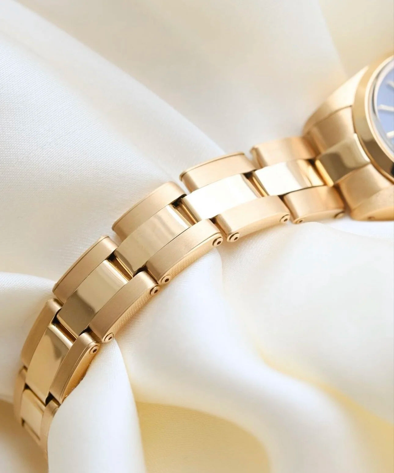 Rolex Oyster Perpetual Datejust Ladies Mint Condition Full Set Box and Papers 18K Gold 1978