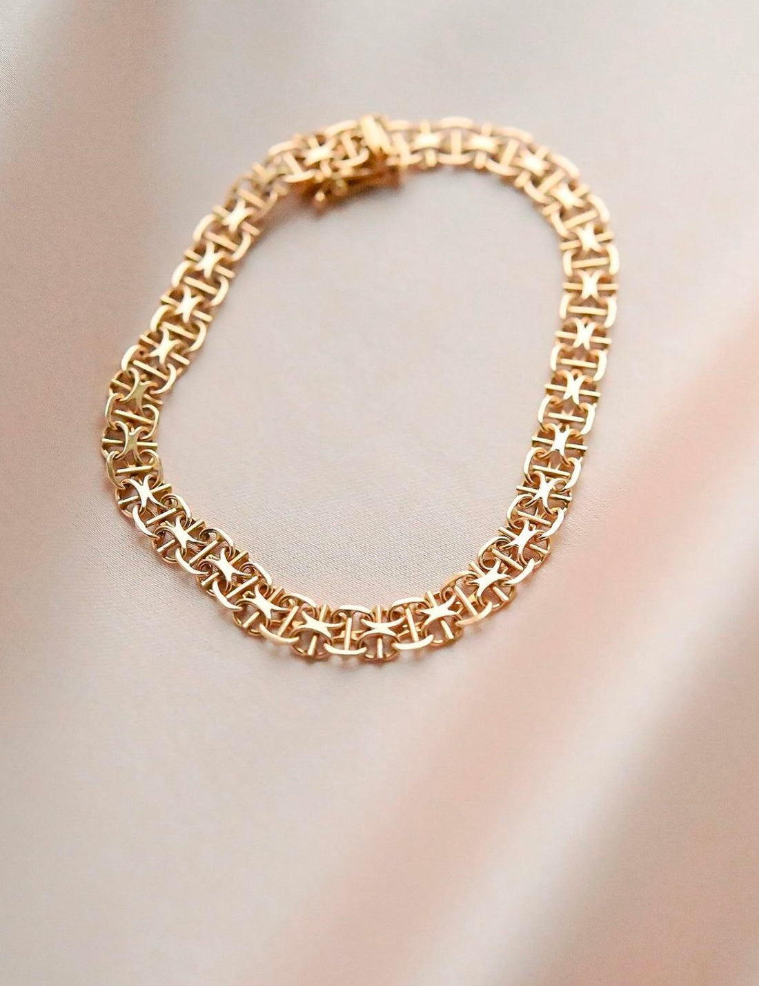 Beautiful Star Link Bracelet Swedish Vintage 18K Gold 1960s.