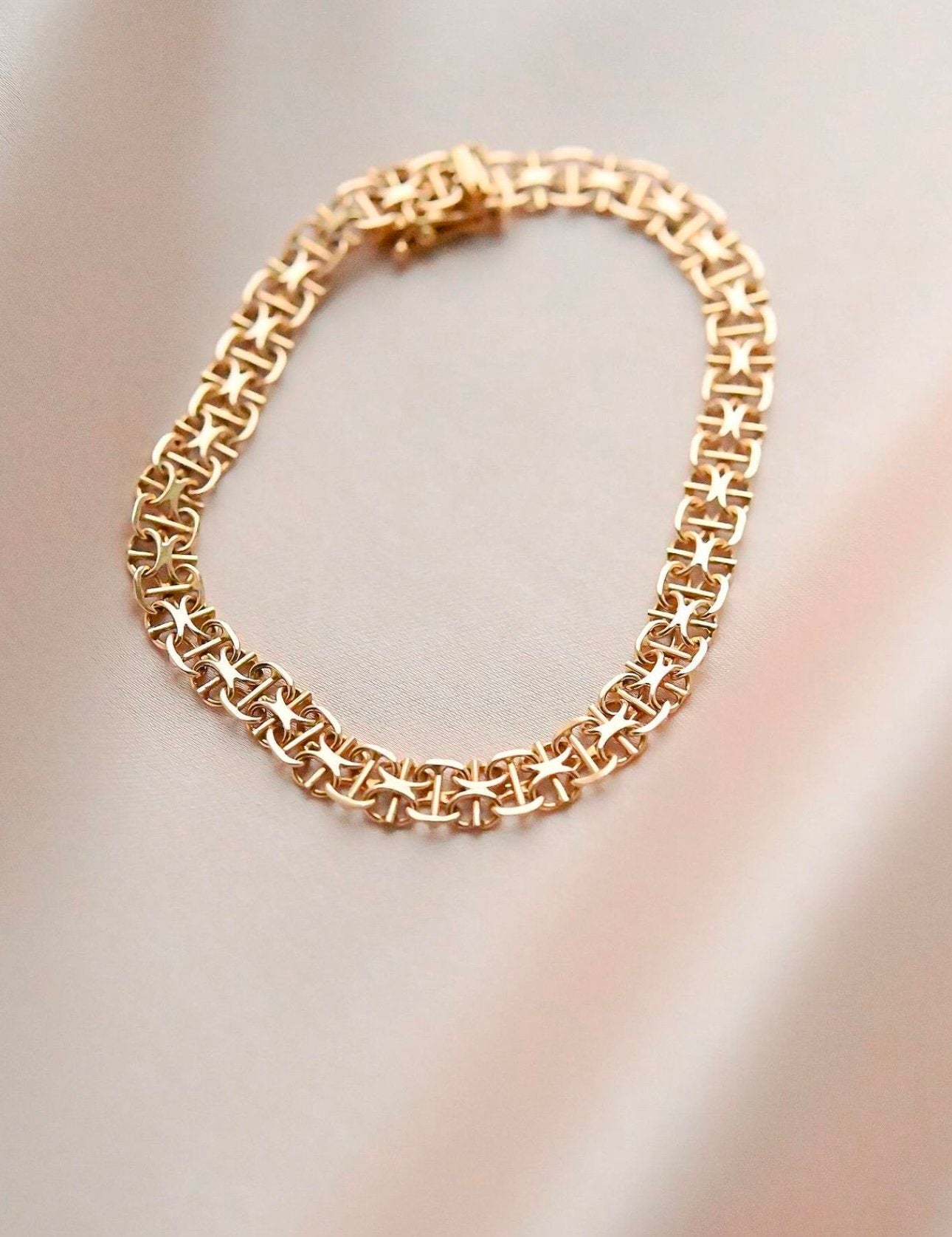 Beautiful Star Link Bracelet Swedish Vintage 18K Gold 1960s.