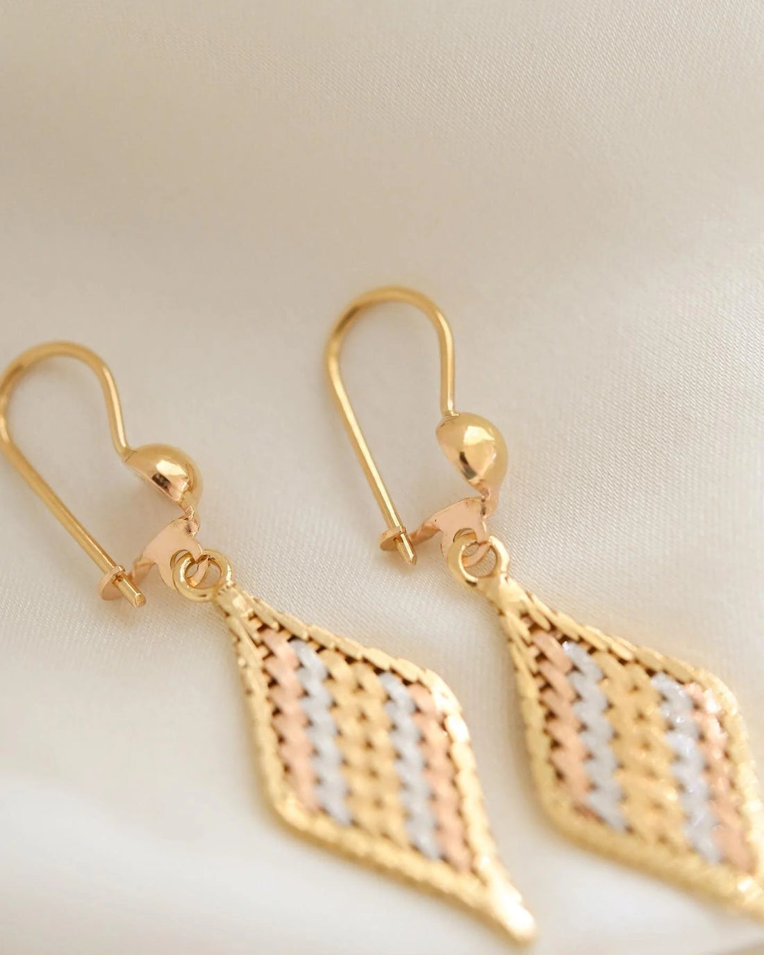 Sexy Dangling Earrings 18K Tri Color Gold 1970