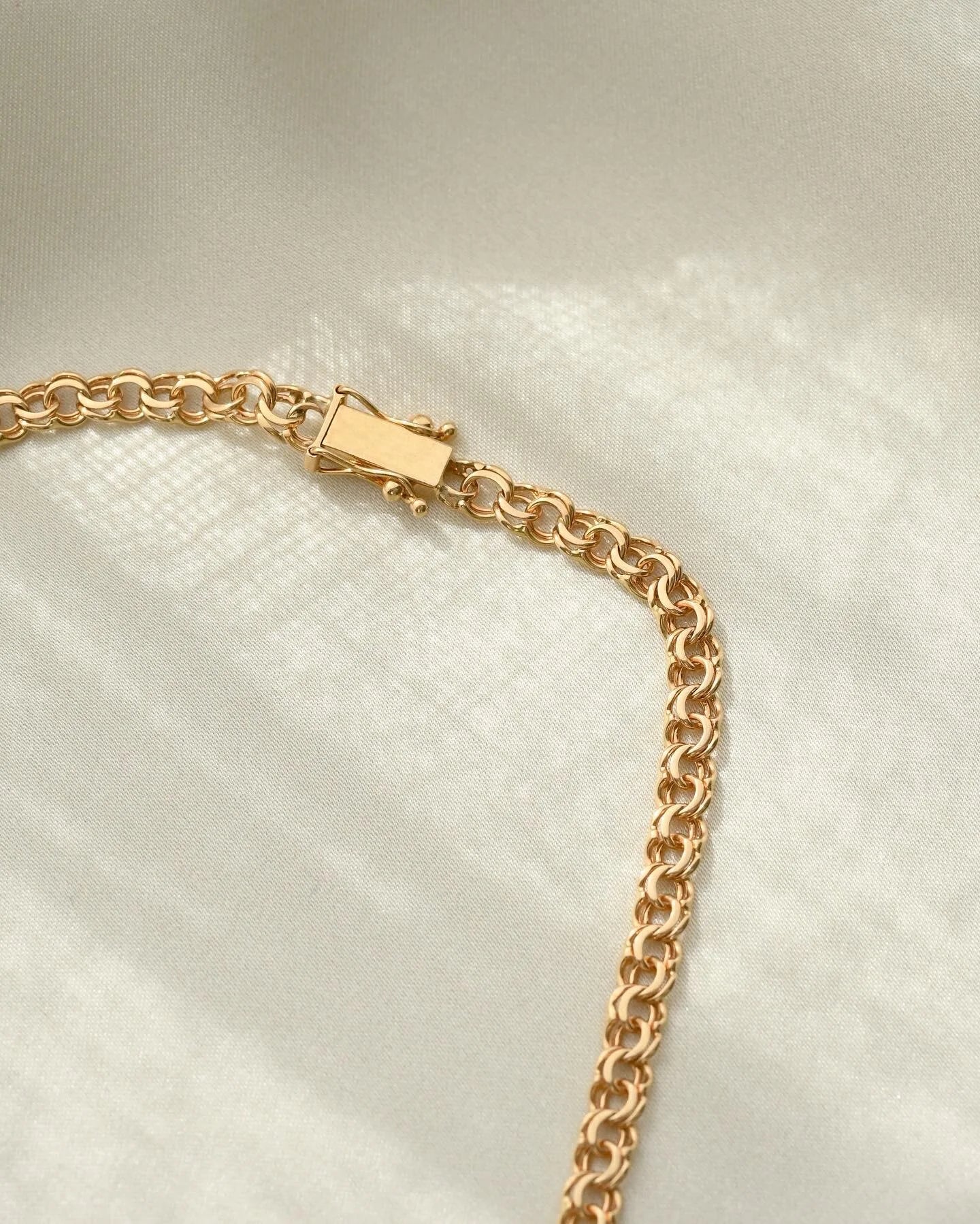 Long Rare 24.4 Inches Bismarck Chain 18K Gold 1960s