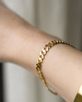 Beautiful 1942 18K Gold Curb Bracelet
