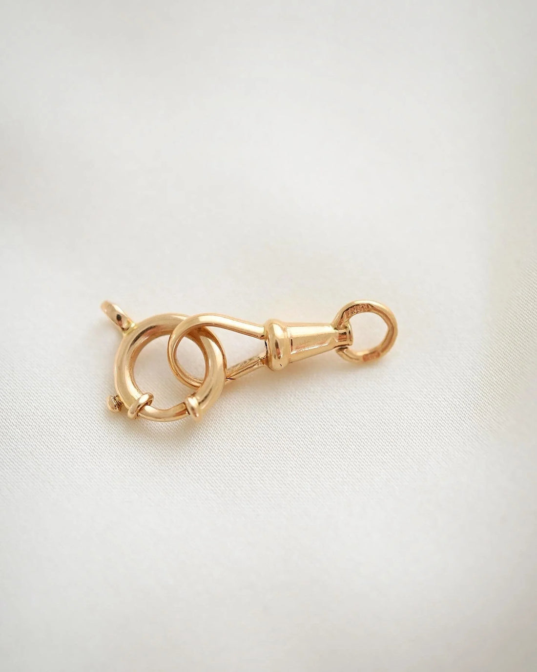 Set of an Antique Dog clip and Loop Claps 18K Gold Beg 1900s