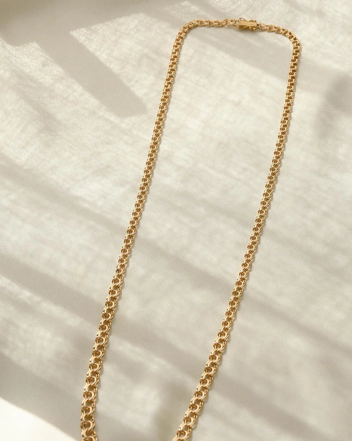 Long Rare 24.4 Inches Bismarck Chain 18K Gold 1960s