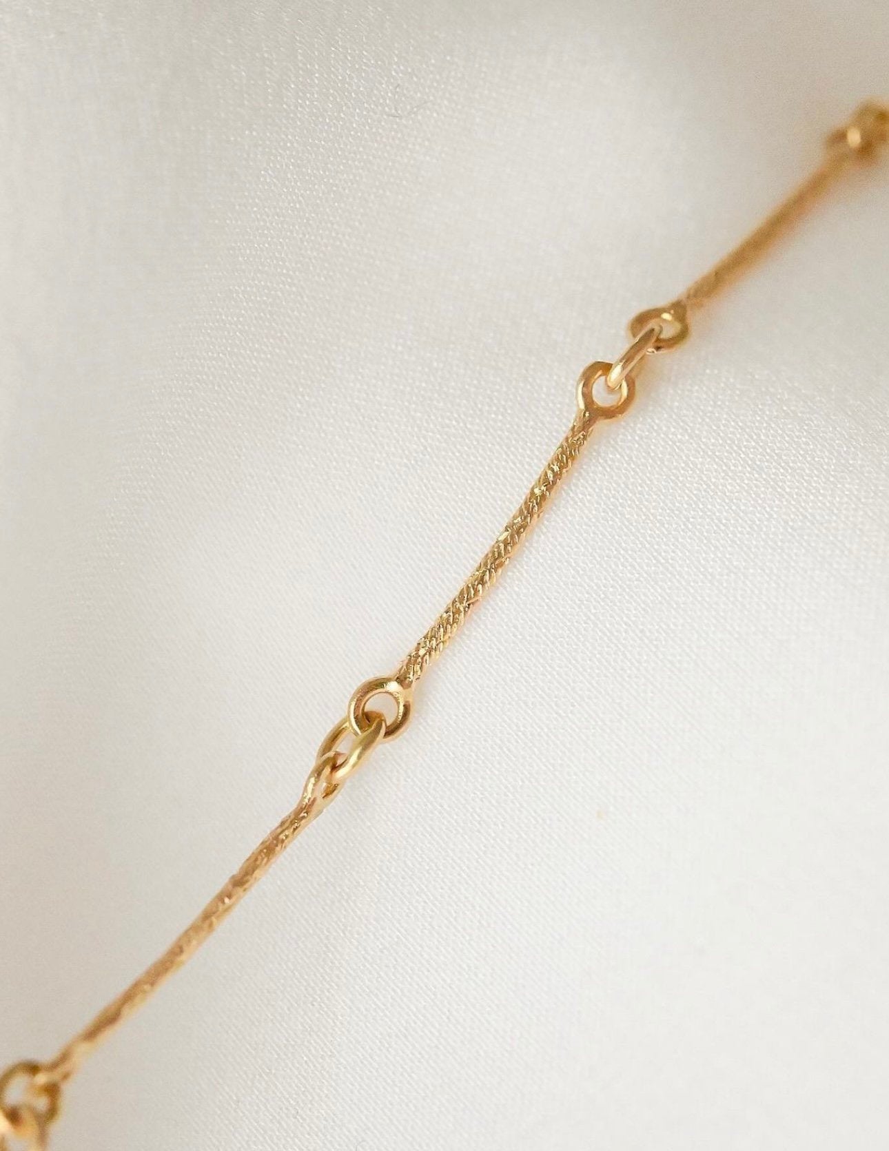 Organically Shaped Gorg Mid Century Necklace Diamonds and 18K Gold 1900s