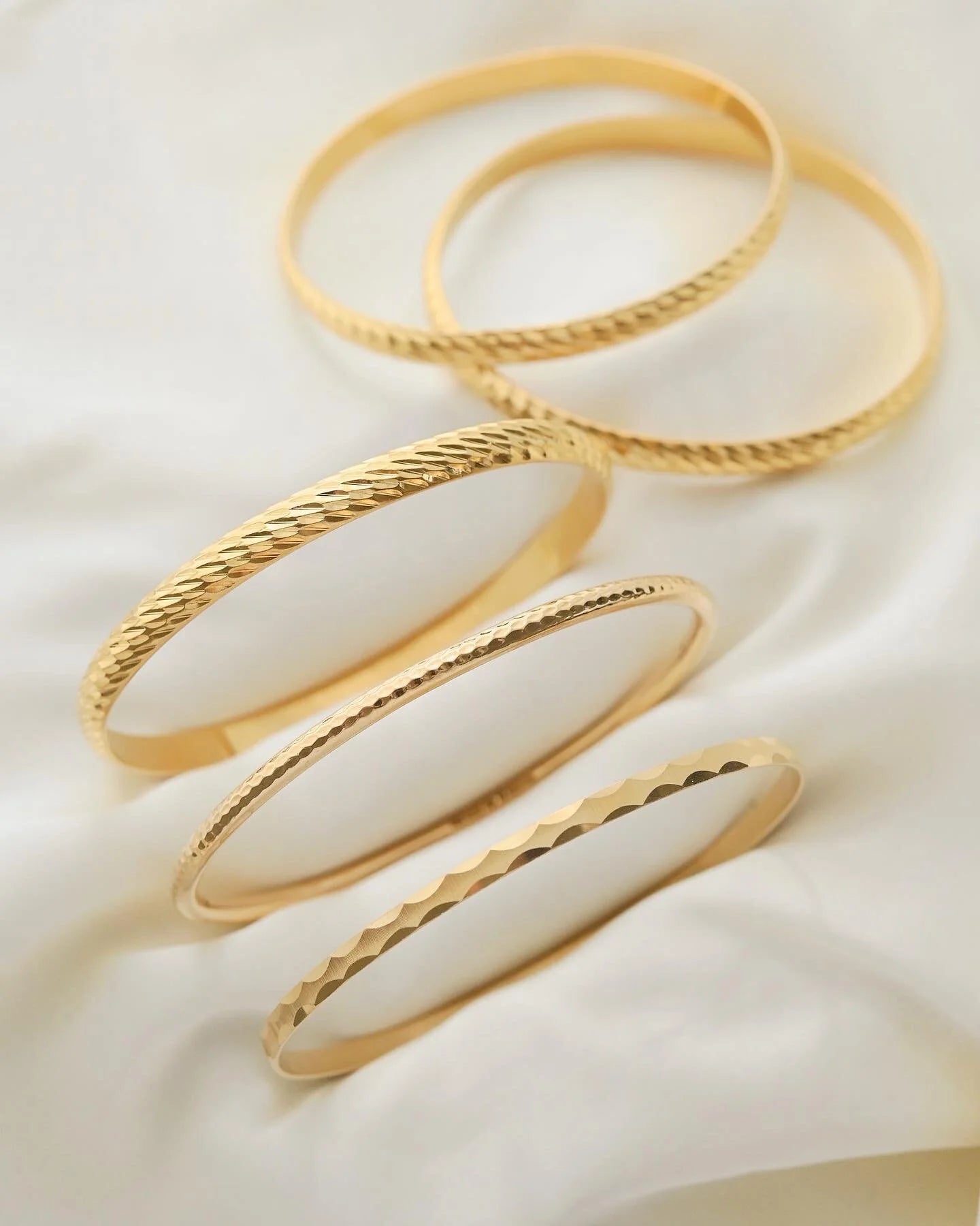 Wide Textured Bangle left!!! Perfect Vintage Bangles 18-21K Gold 1937-1970