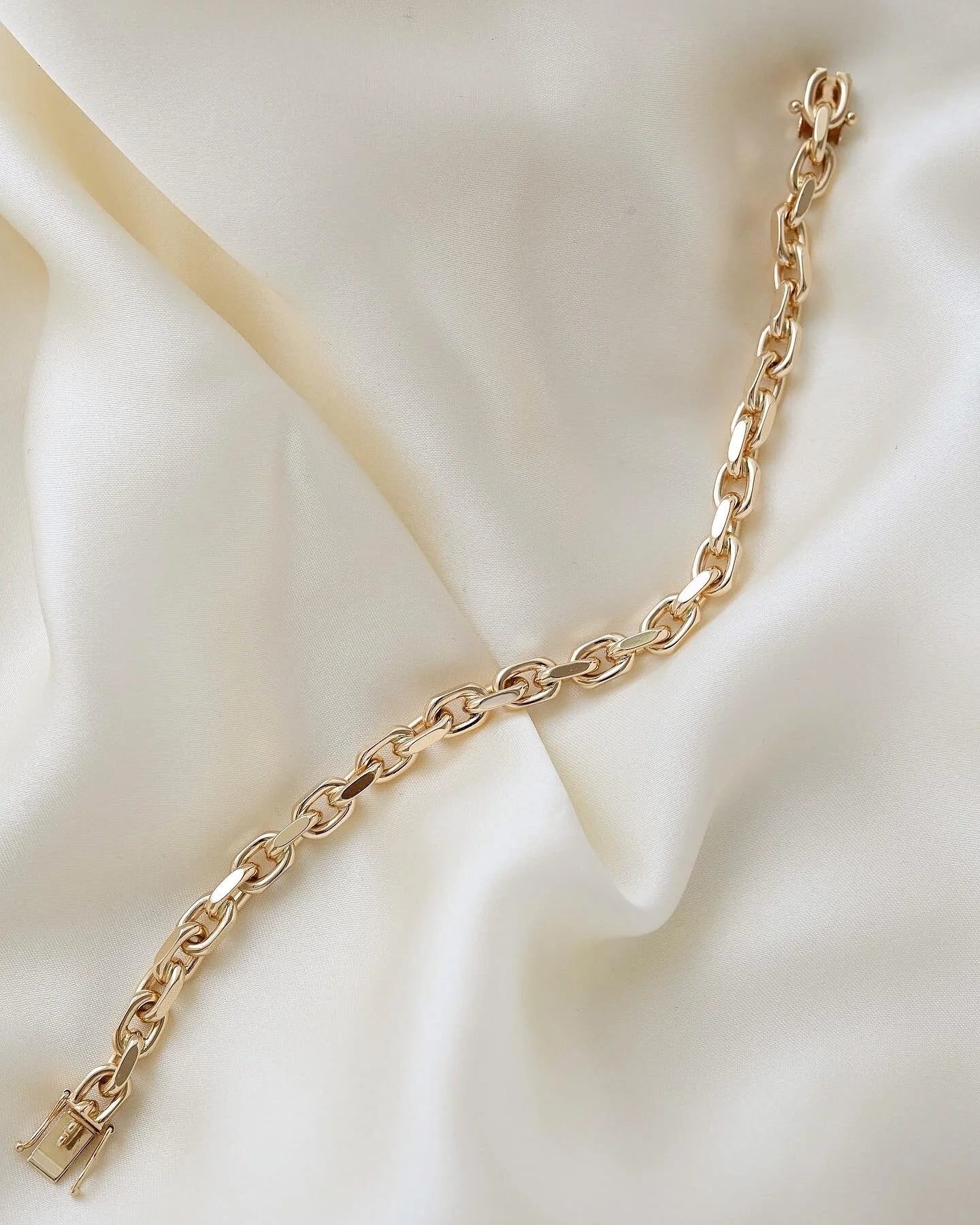 Sublime Chunky Monkey Vintage Anchor Bracelet 14K Gold