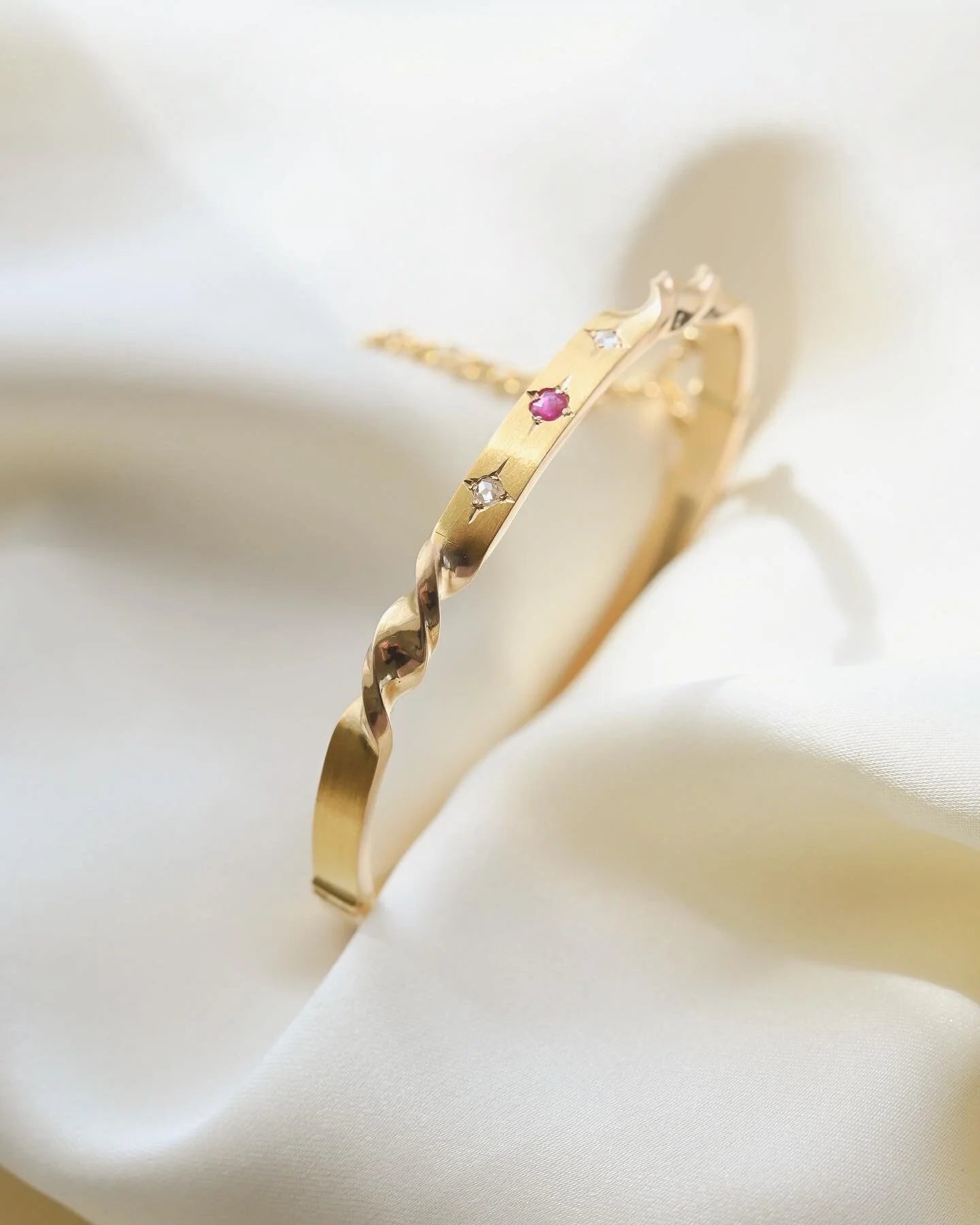 Antique Danish Bangle Diamonds x Ruby 18K Gold 1920s