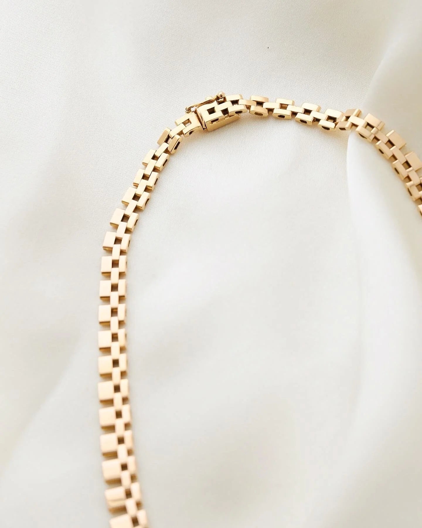 Superb Rare 18K!!!!!! Gold Brick Link Necklace