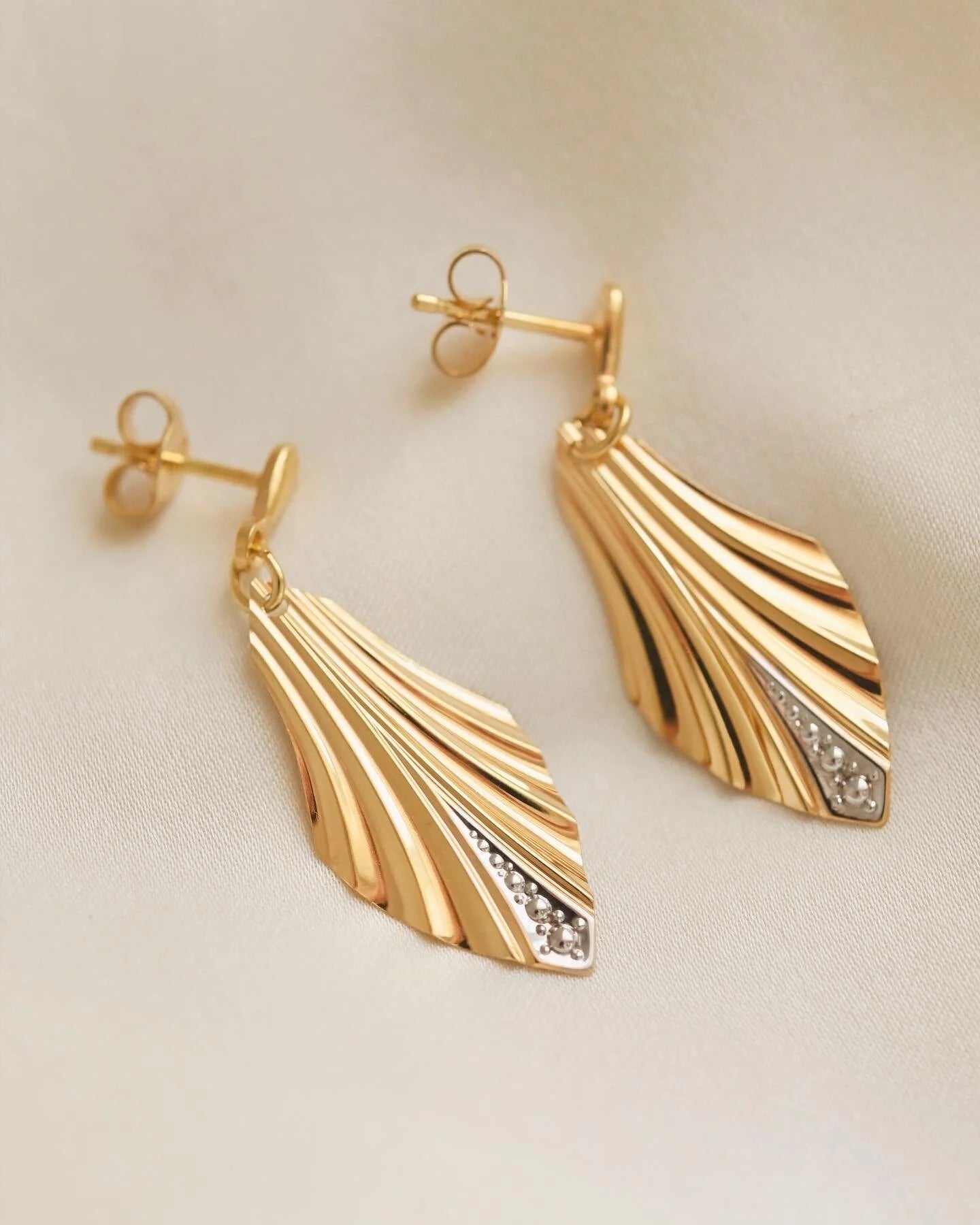 Gorgeous Vintage Earrings 18K Gold 1950s