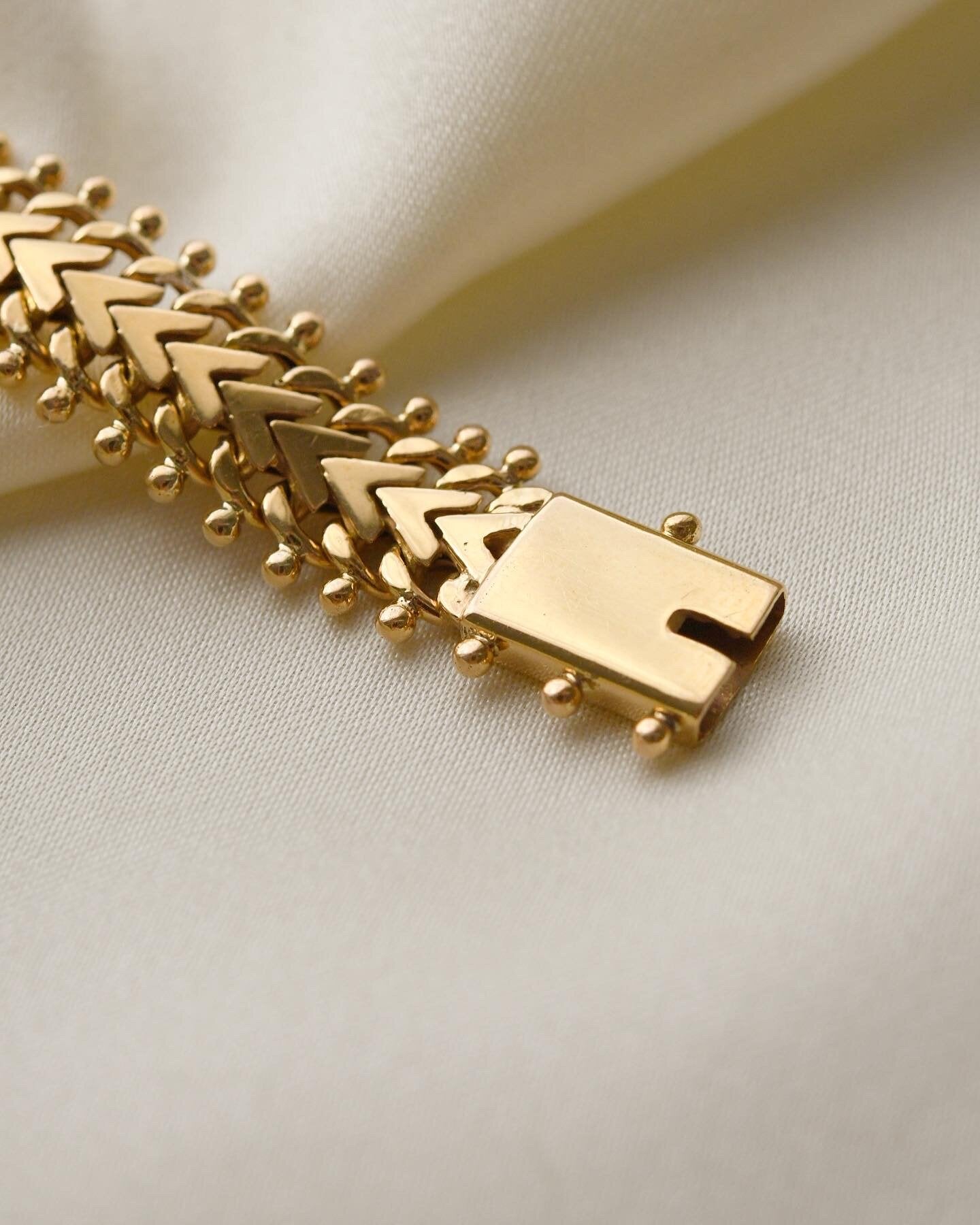 High Carat Mid Century Link Bracelet 19K Gold 1950s