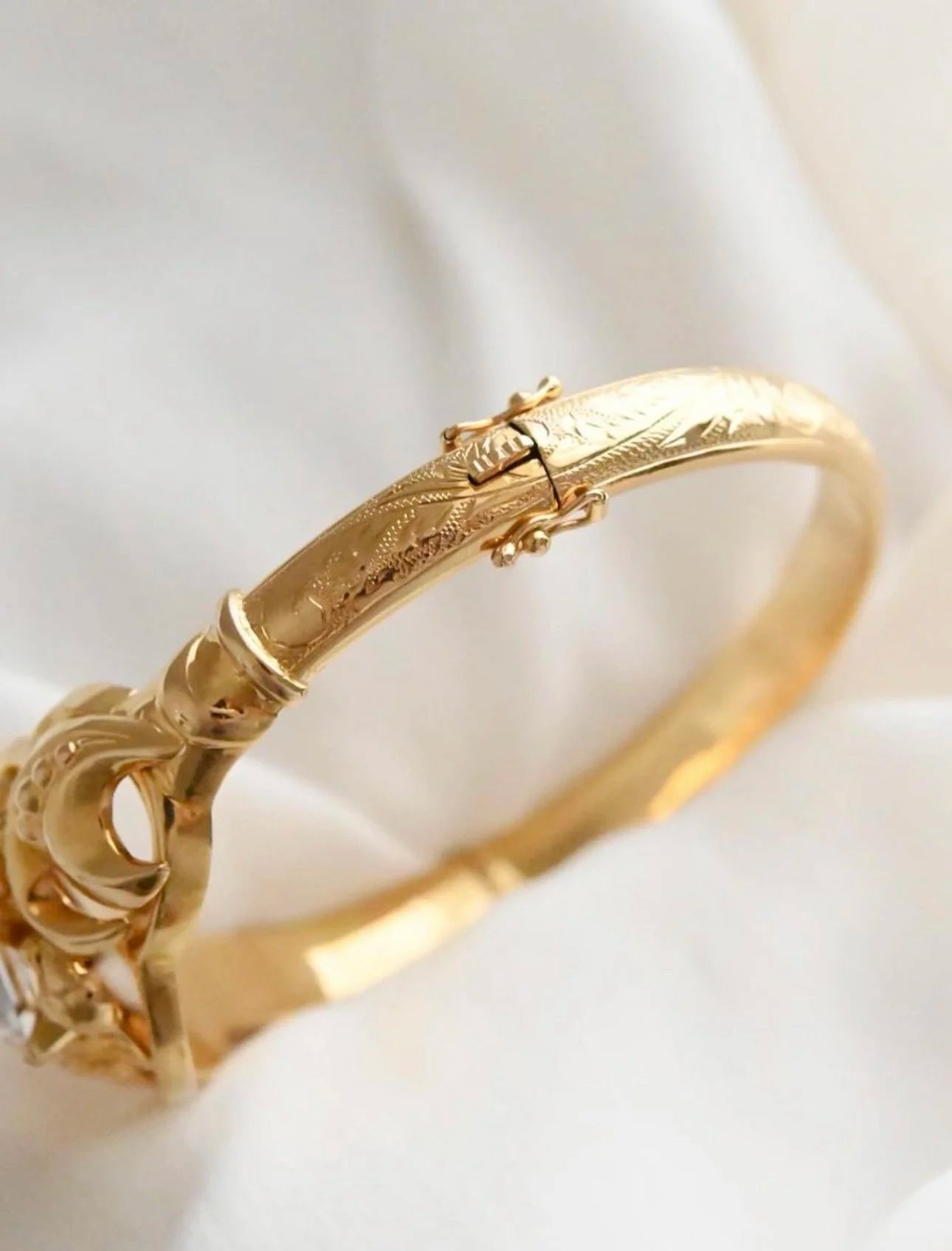 Heavenly Ornamented Quartz Bracelet 76 YEARS OLD 18K Gold