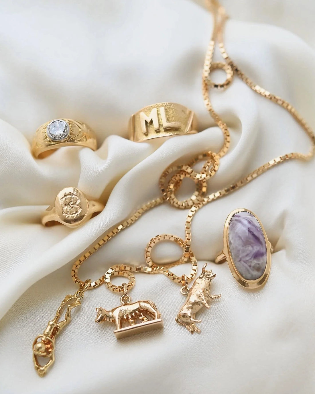 The Monday Selection: Rings, Pendants And a Chain 14-18K Gold 1900-1990