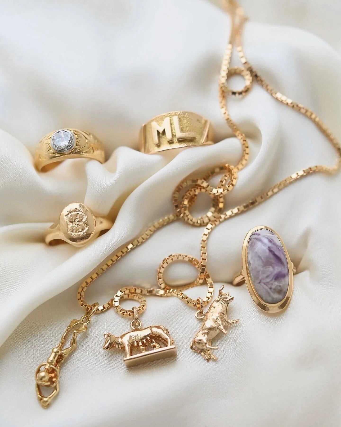 The Monday Selection: Rings, Pendants And a Chain 14-18K Gold 1900-1990
