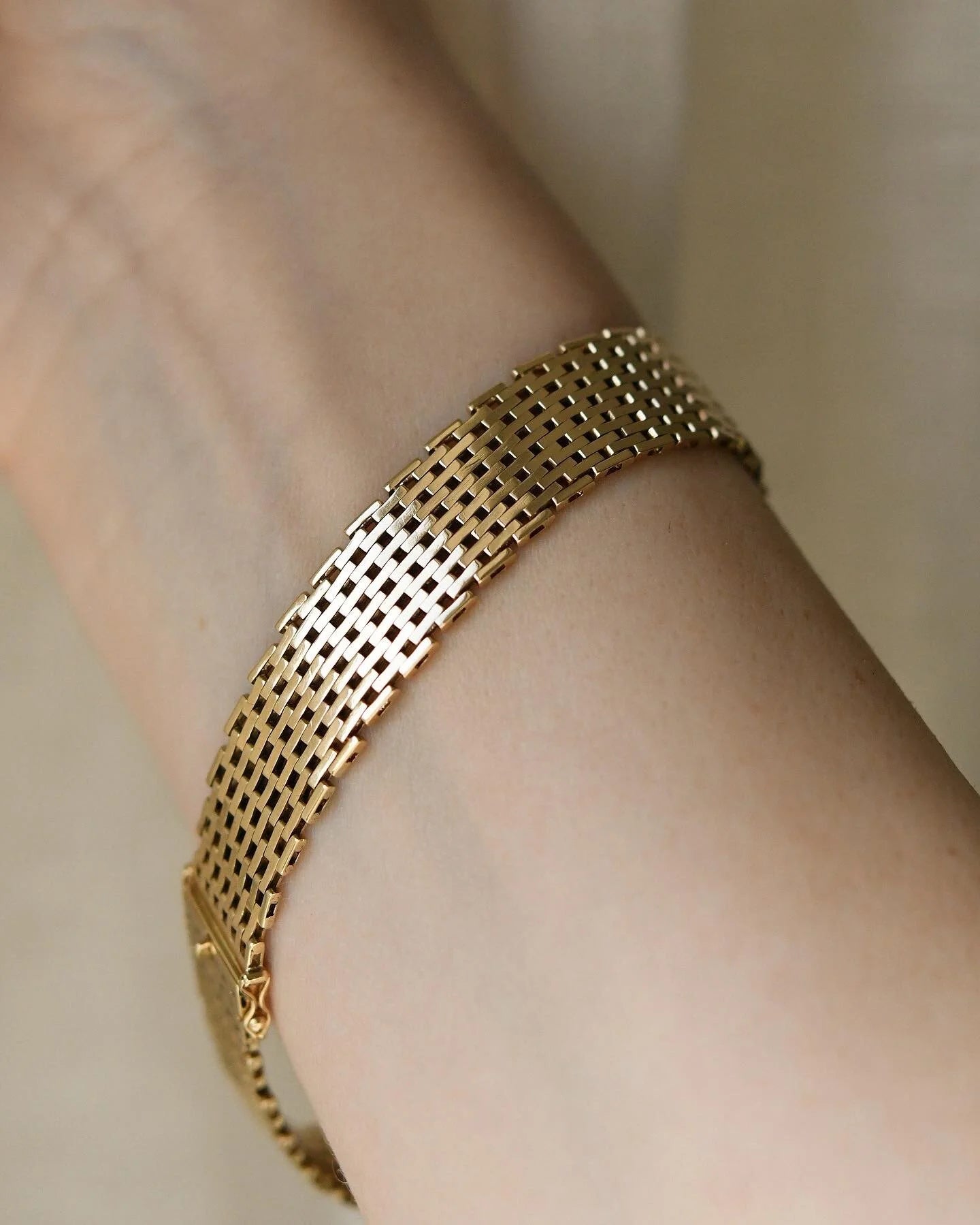 Beautiful Liquid Gold Bracelet 14K 1970s