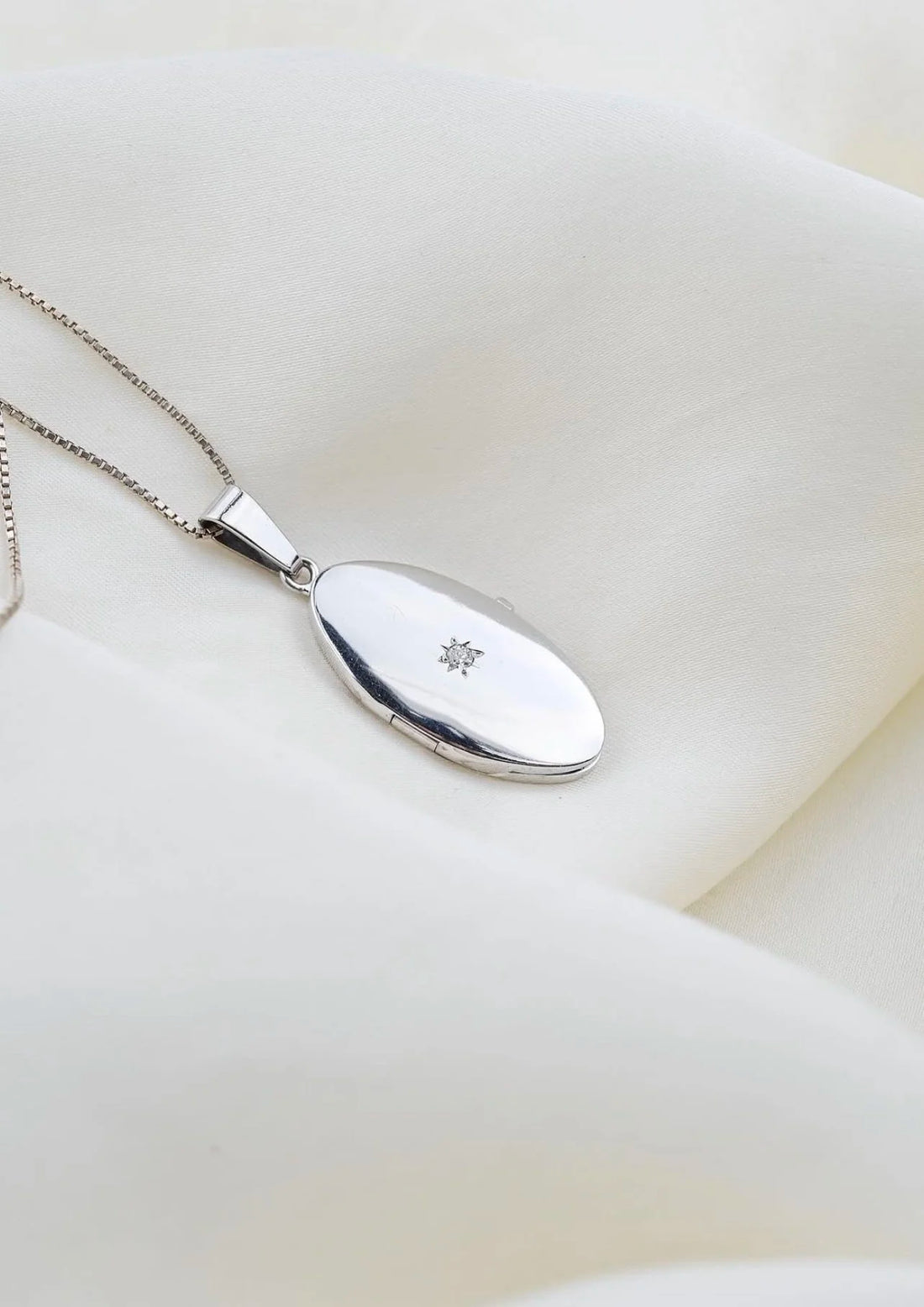 Glowy Vintage White Gold Locket on Chain 18K Gold 1972 Sweden