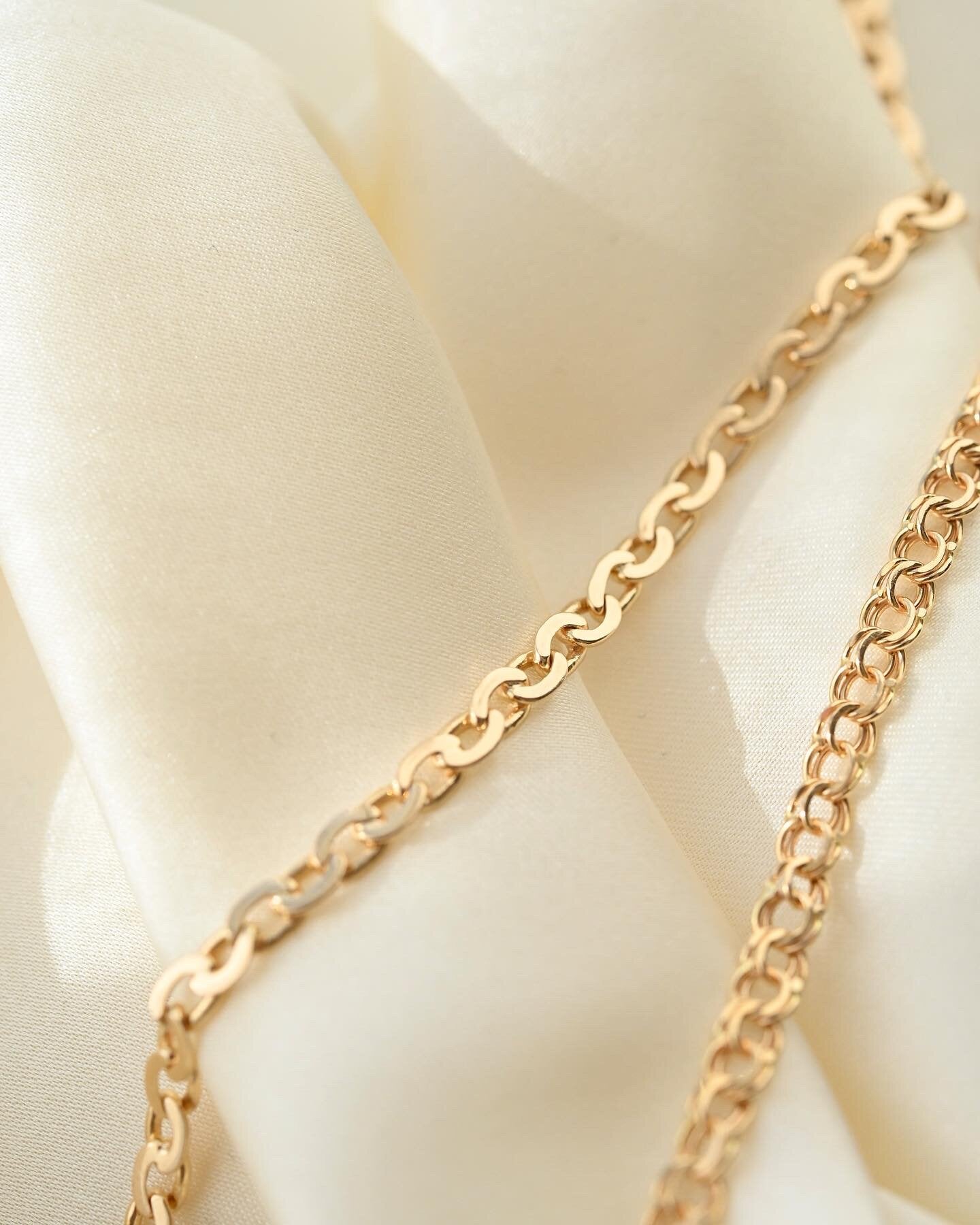 Glowing Vintage Baby Bismarck Bracelet 18K Gold