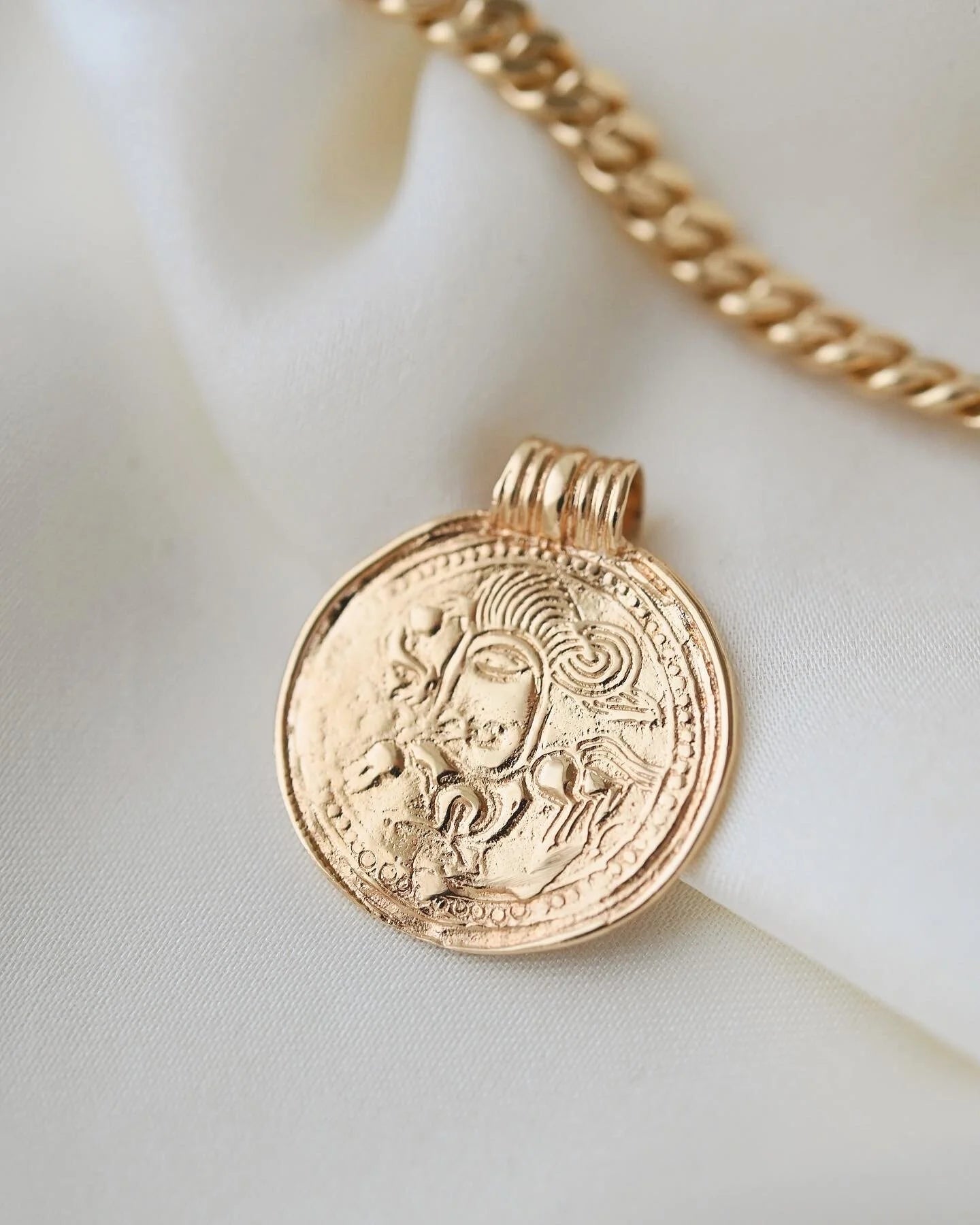 Radiant, Dreamy Good Luck Medallion Pendant Swedish Vintage  18K Gold
