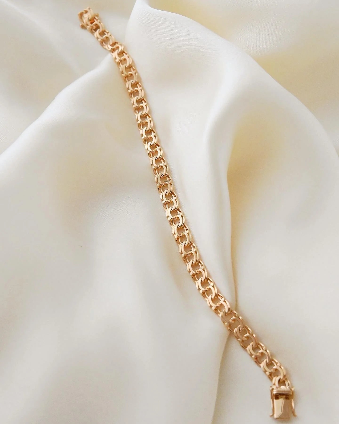 Extreme Top Condition Rose Toned Swedish Vintage Bismarck Bracelet 18K Gold 1970