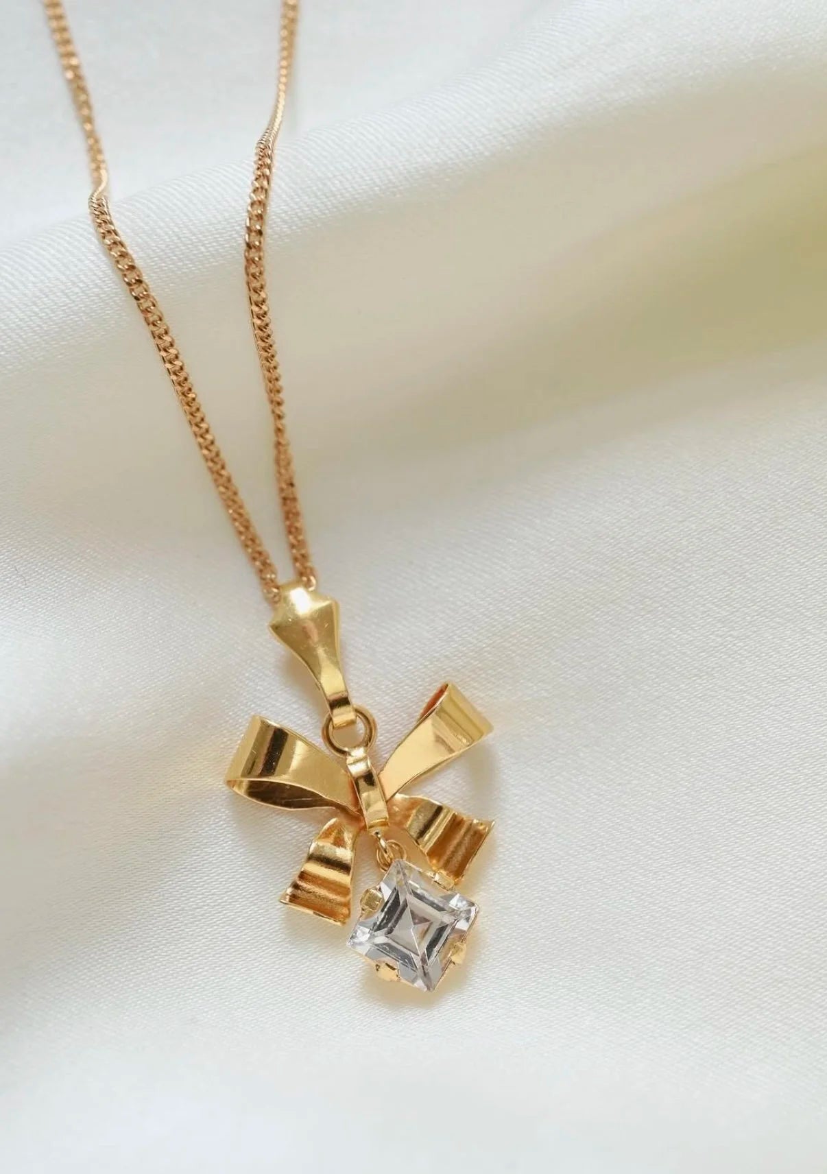 The Cutest Ribbon Pendant w Dangling Natural Quartz 18K Gold Sweden 1950s