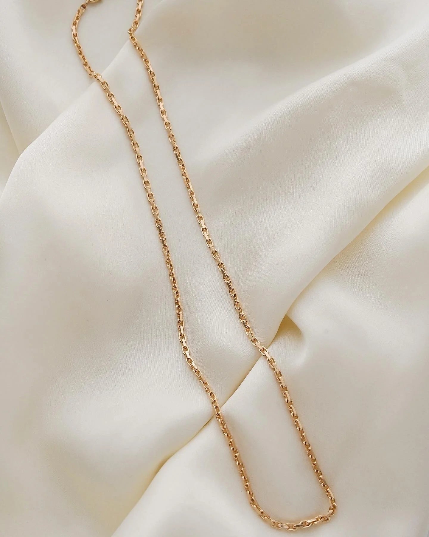 Radiant Sparkly Anchor Link Chain 14K Gold