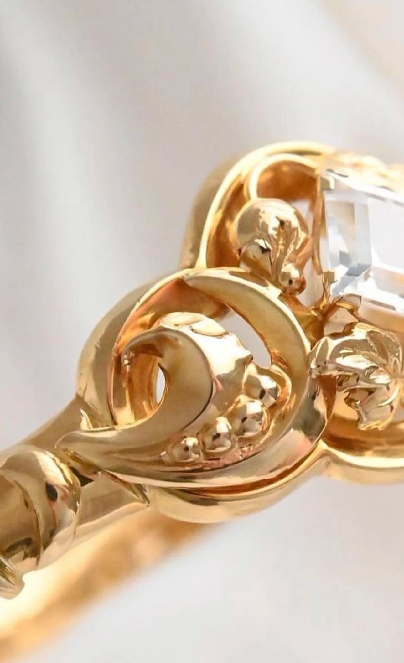 Heavenly Ornamented Quartz Bracelet 76 YEARS OLD 18K Gold