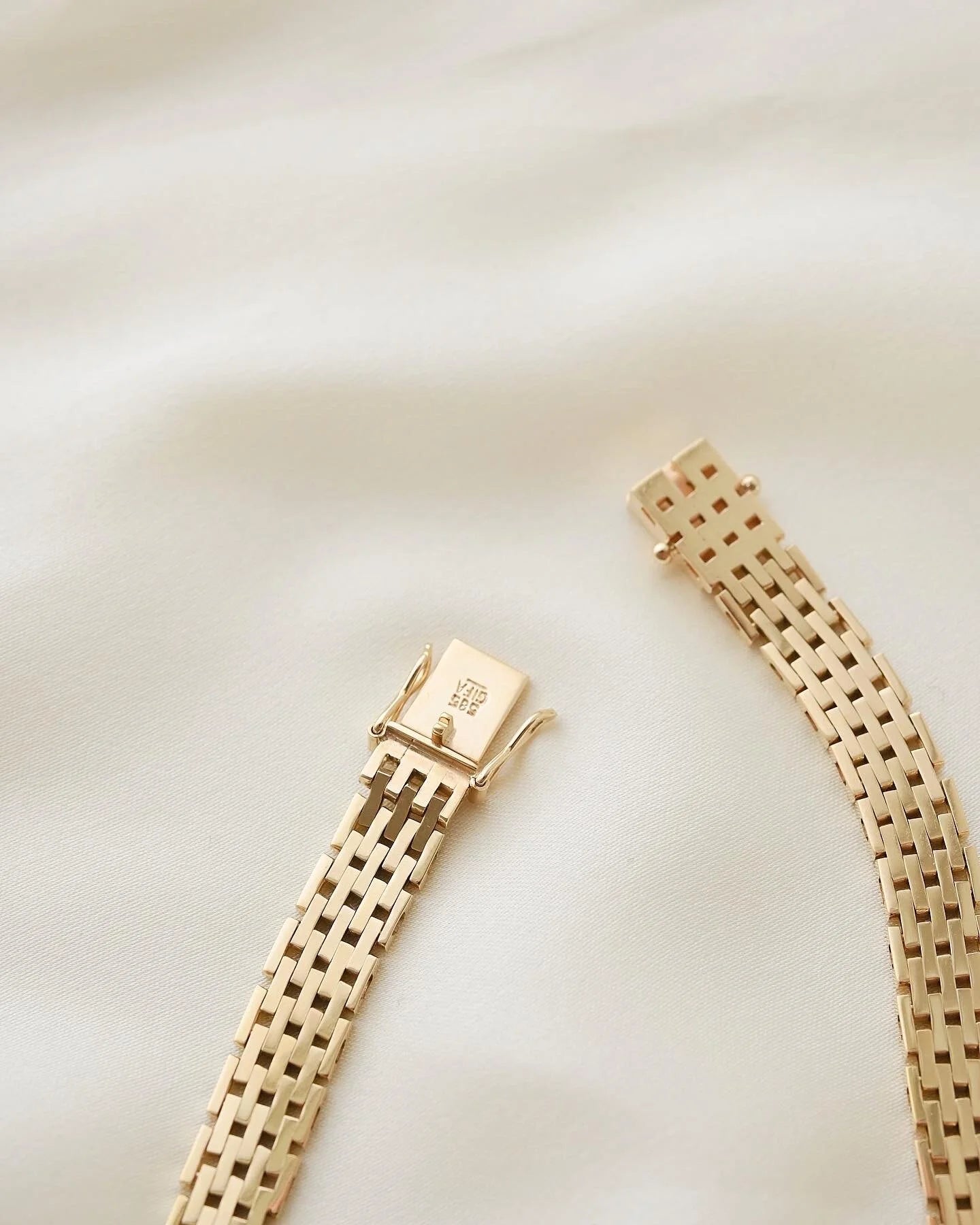 Wide Heavy 34 Grams Brick Link Necklace 14K Gold 1960s