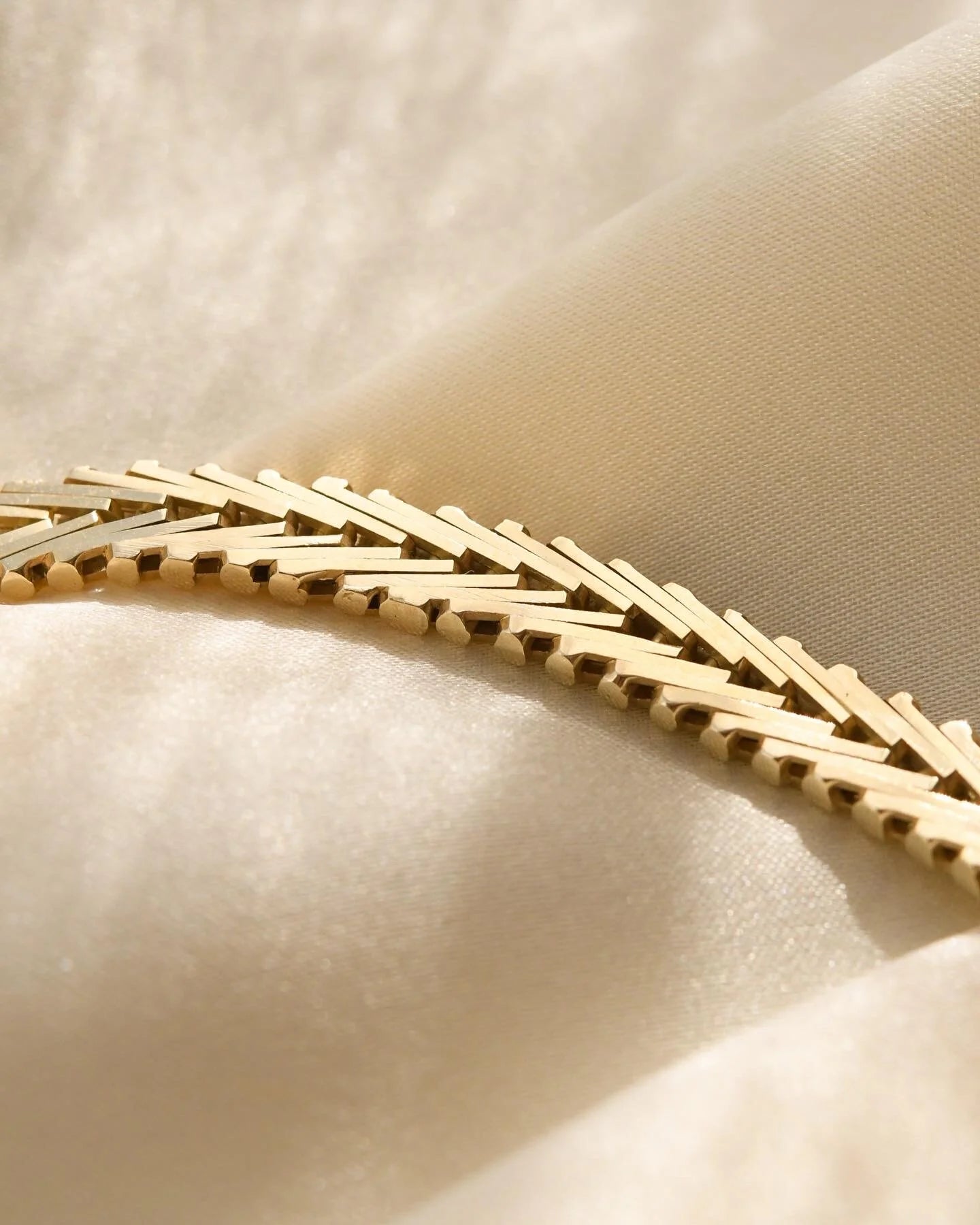Perfect Geneva Link Vintage Necklace 14K Gold 36.6 Grams