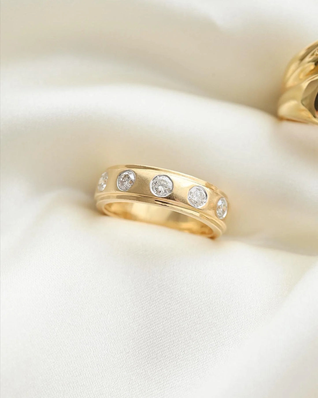 The Perfect Diamond Five Stone Vintage Ring 18K Gold