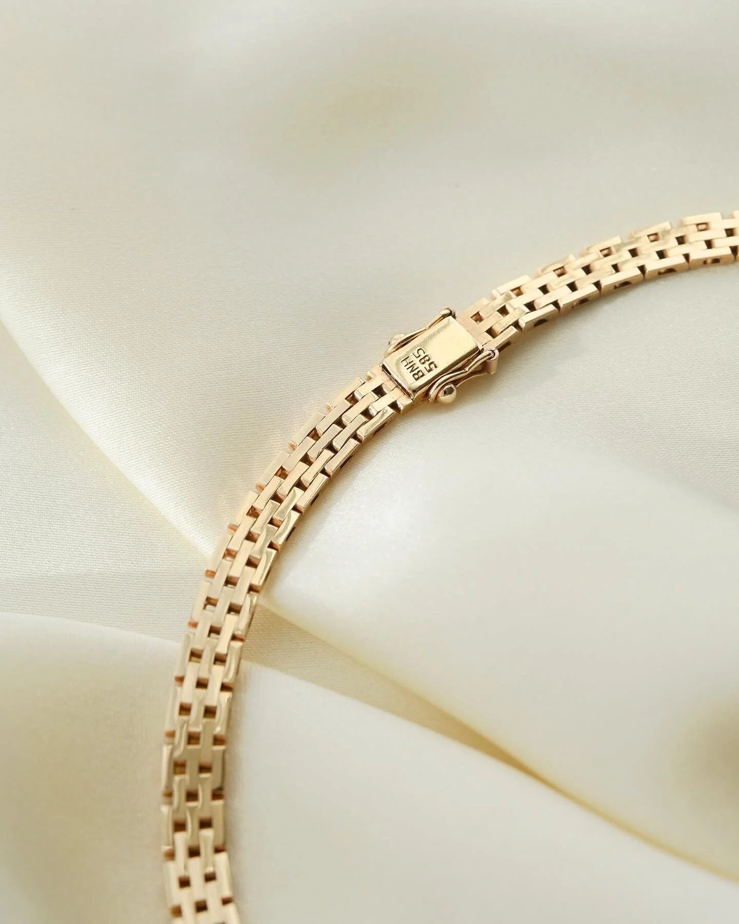 Amazing 30 Grams Brick Link Necklace 14K Gold