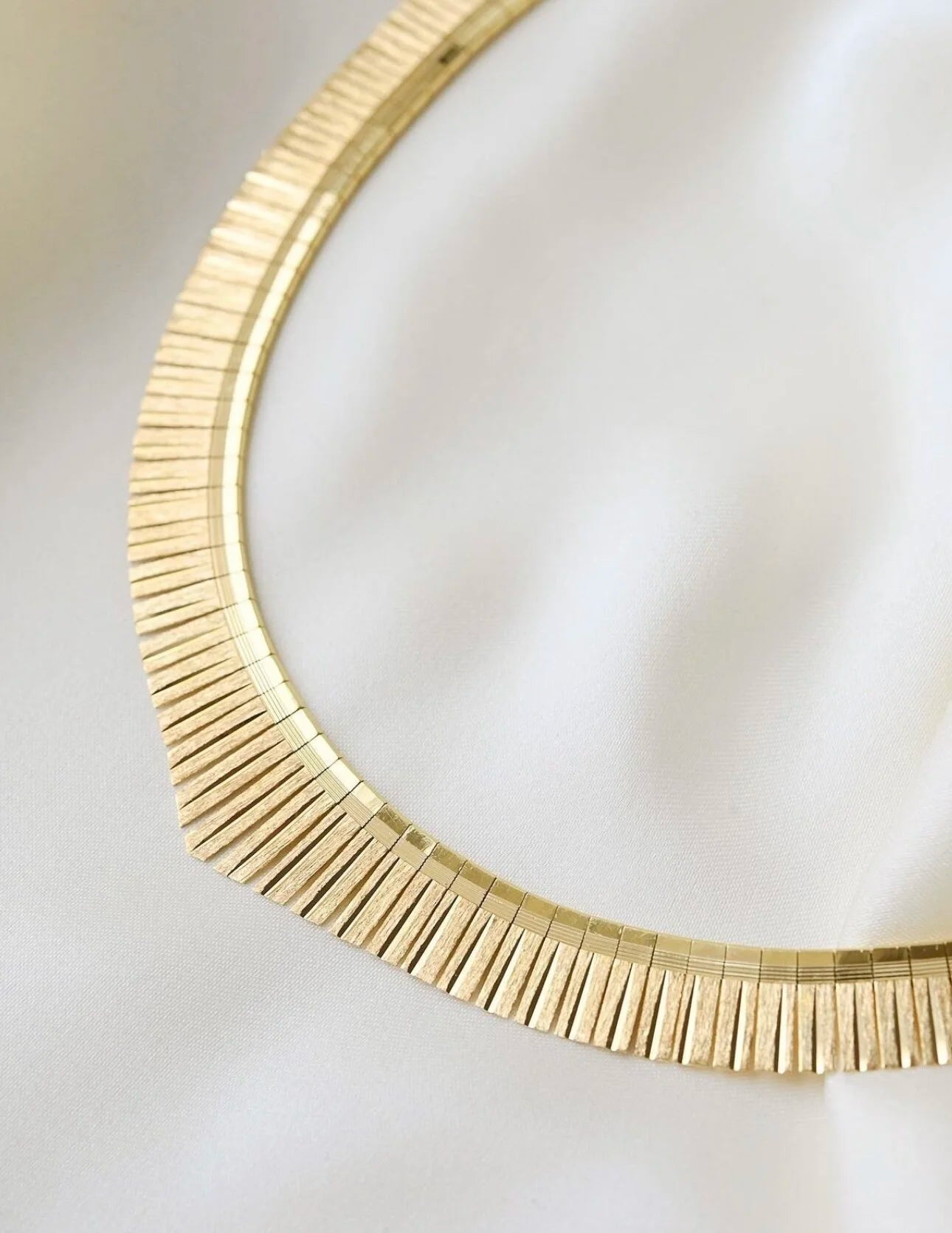 Insane Heavy Goddess Necklace 18K Gold