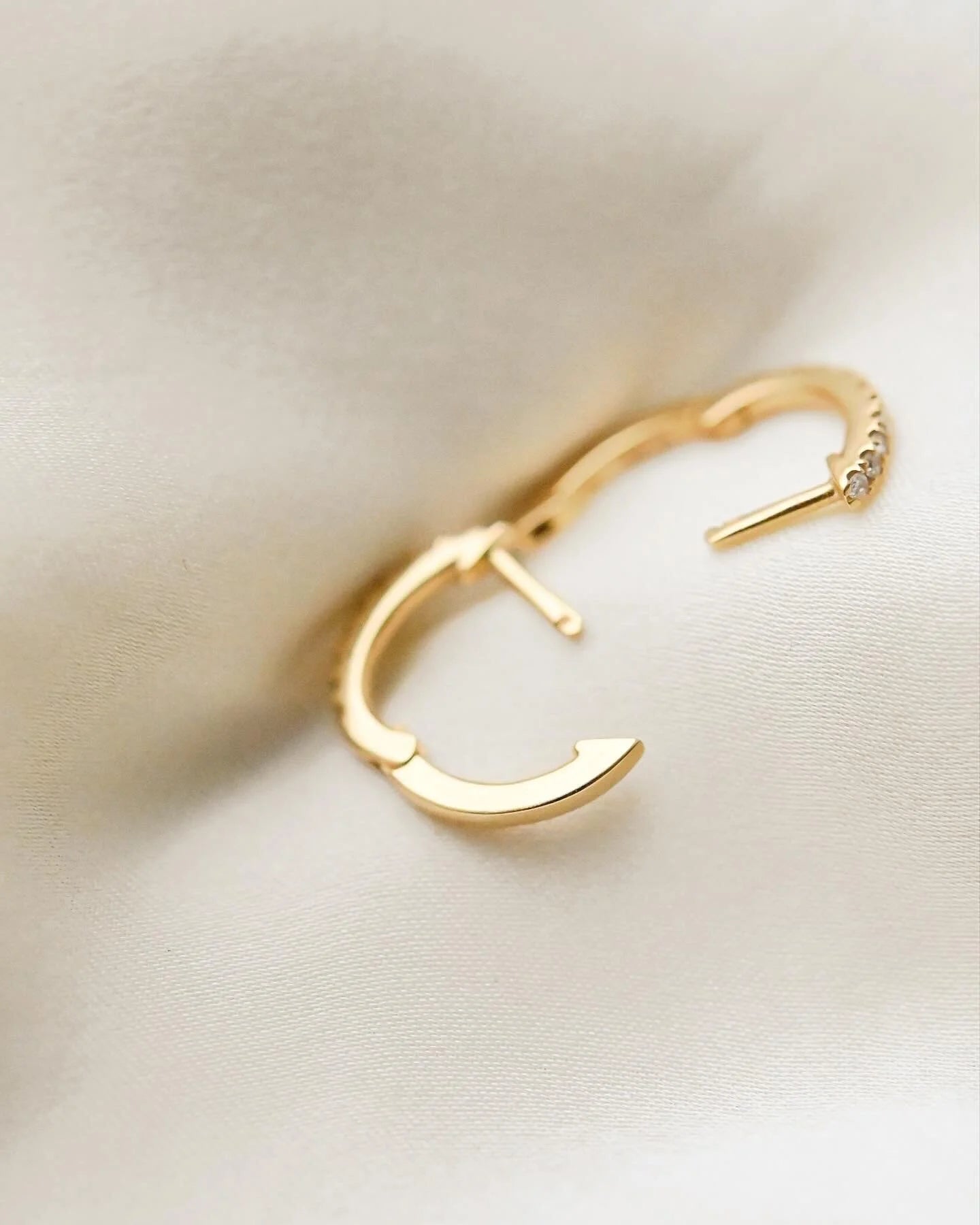 Never Take Off Timeless Elegant Diamond Earrings 18K Gold