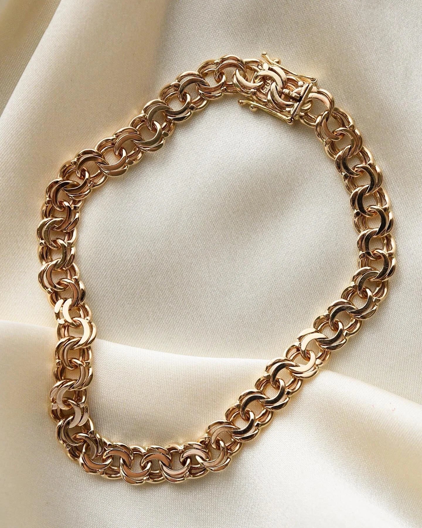 Stunning Vintage Bismarck Bracelet 14K Gold 1960s