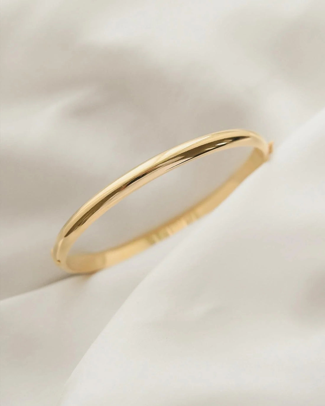 Extraordinary Gorg Swedish Vintage Bangle Perfect Width 18K Gold