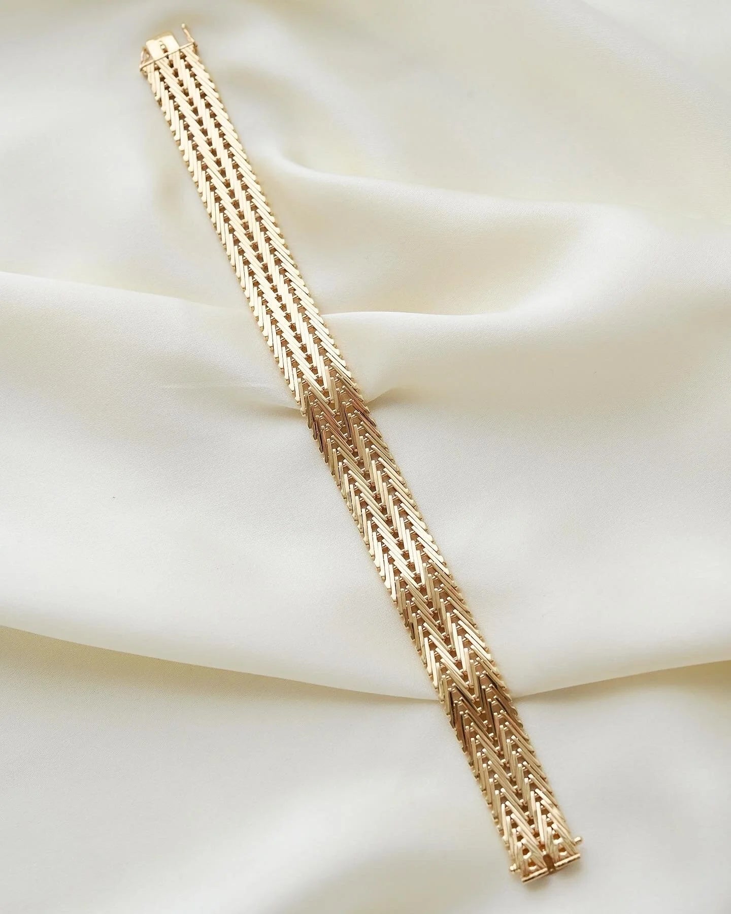 Gorg Wide Heavy Geneva Link Vintage Bracelet 14K Gold