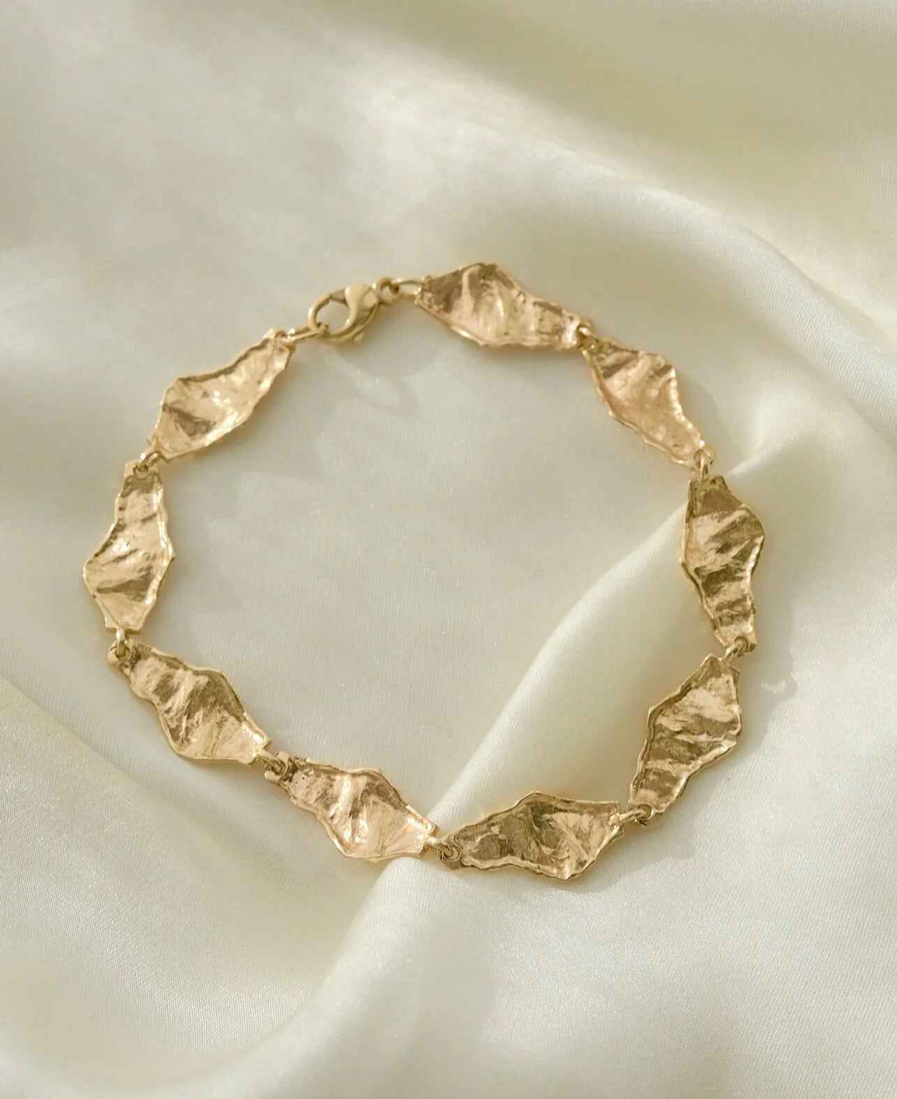 Beautiful Swedish Nugget Bracelet 18K Gold 1976