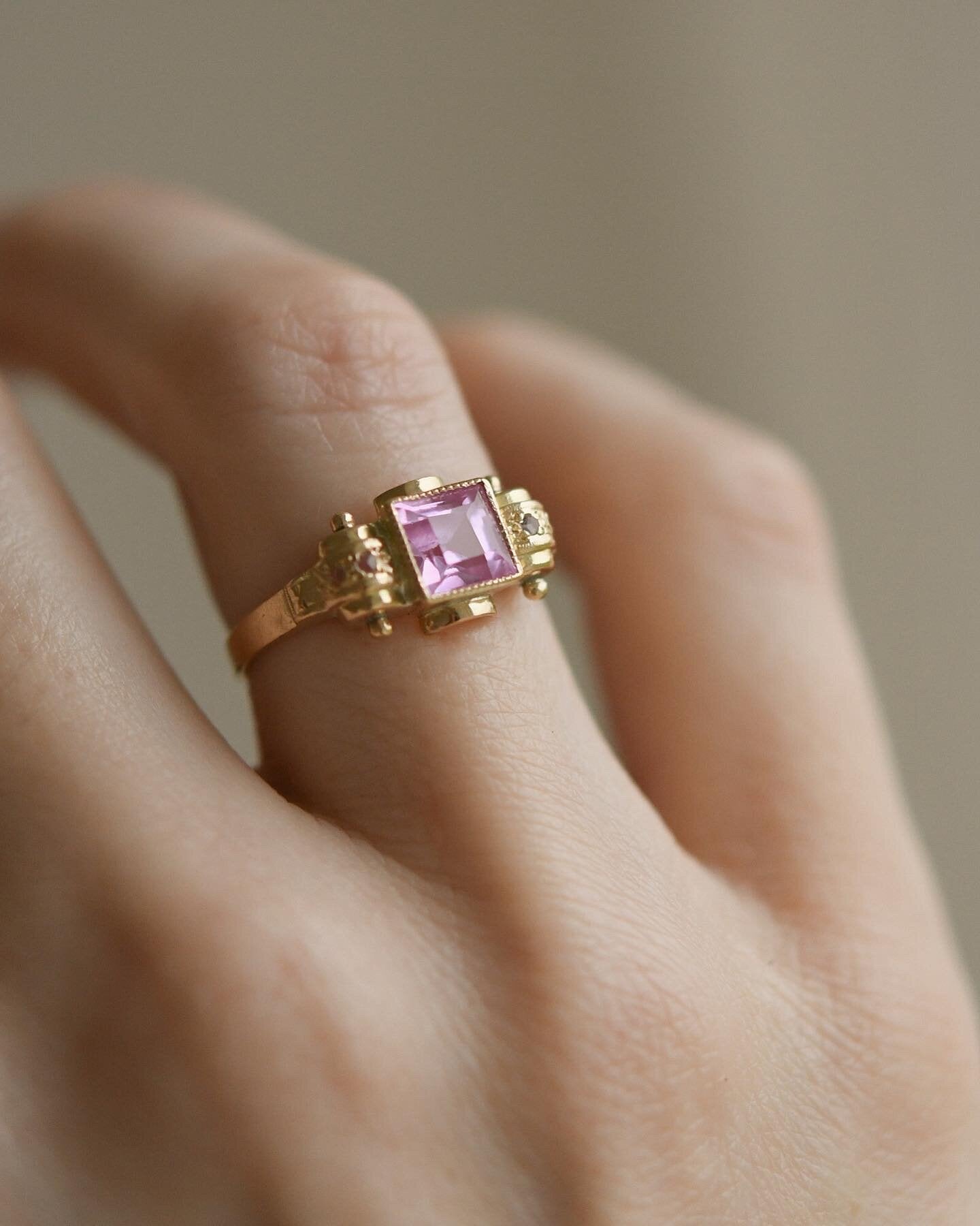 The Cutest French Antique Ring 18K Gold 1930s