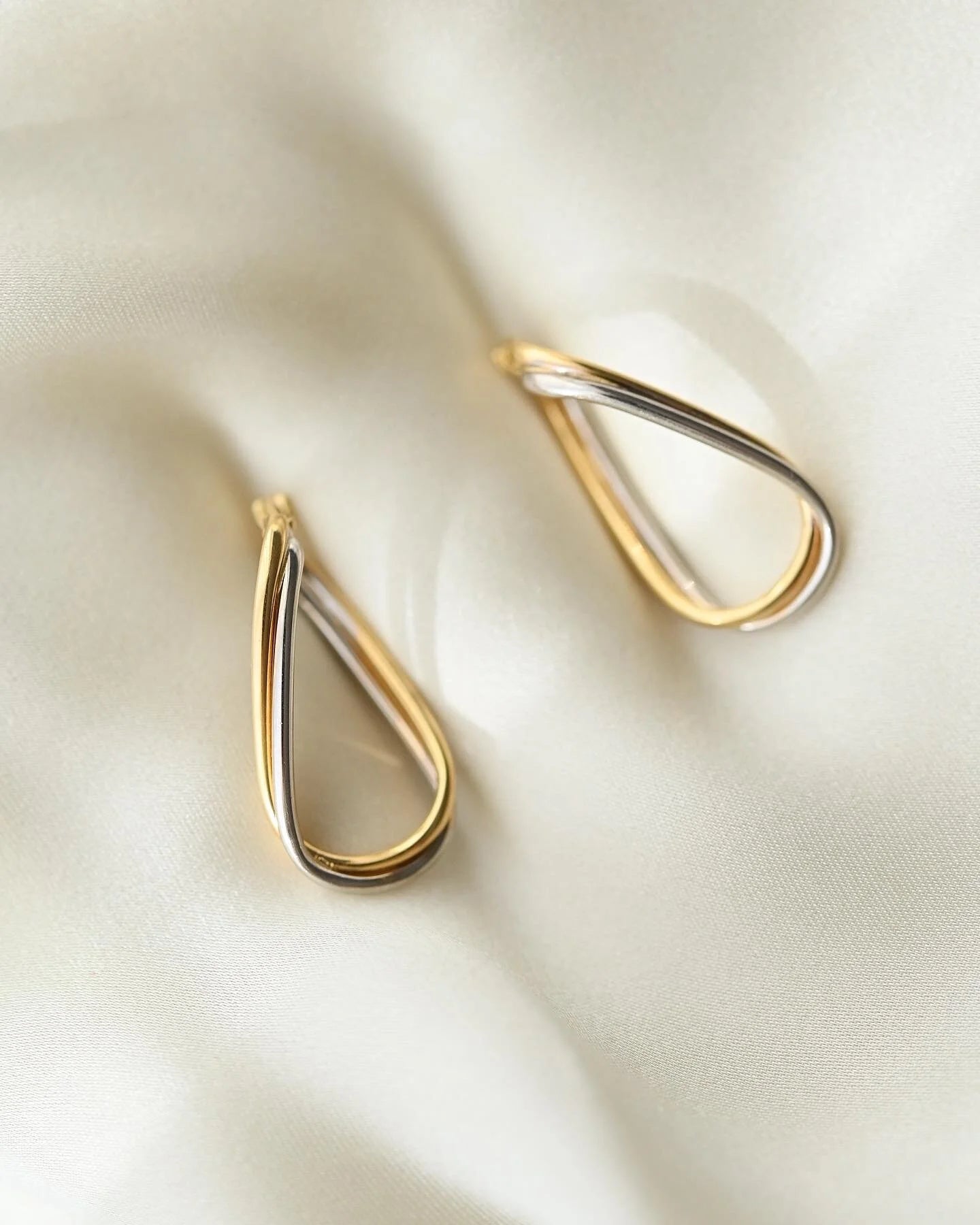 Cool Two Tone Estate Earrings 18K Gold