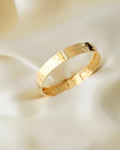 Stunning Hammered Finish Bangle 18K Gold 1977