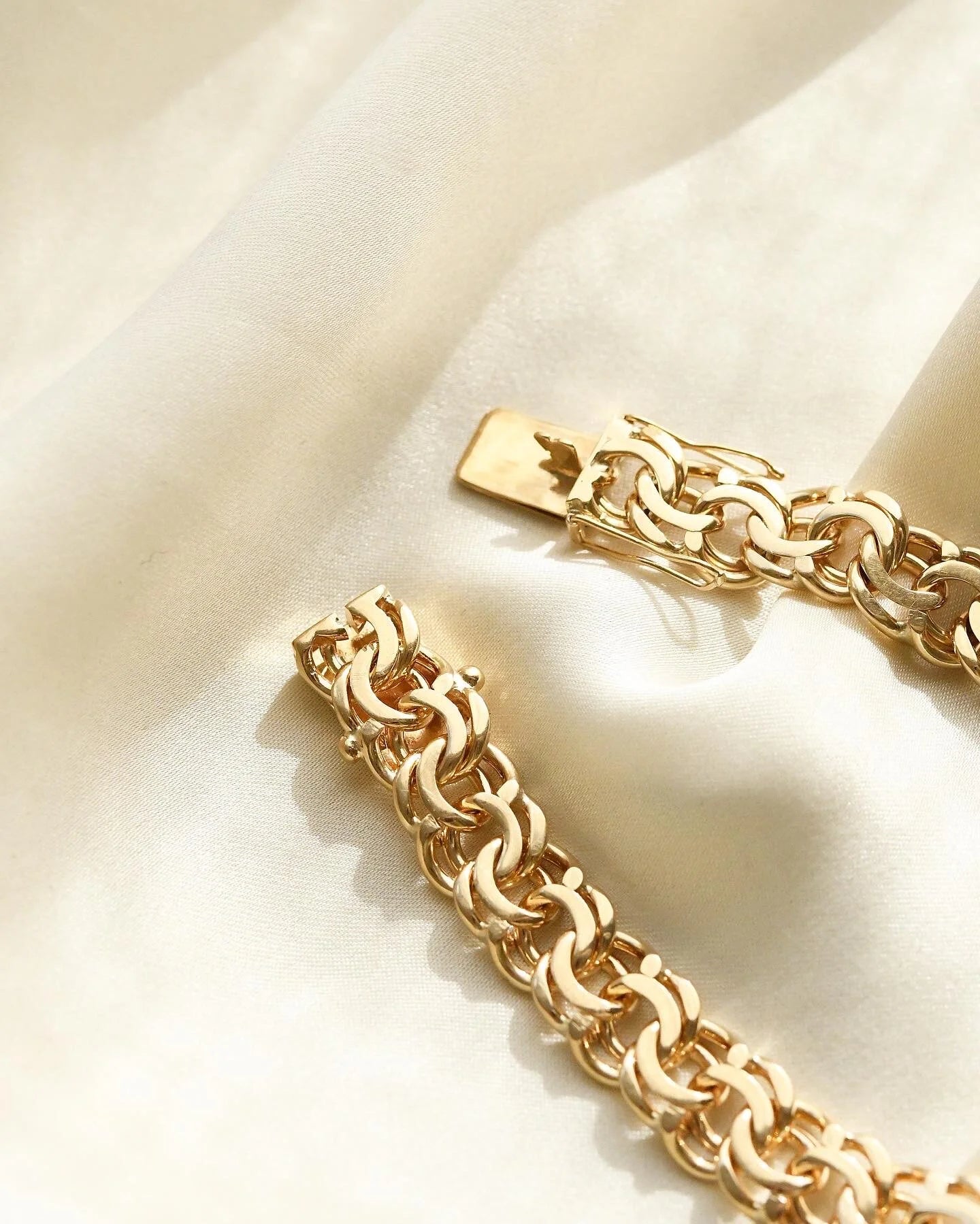 Big Heavy Vintage Brick Link Bracelet 14K Gold 1960s