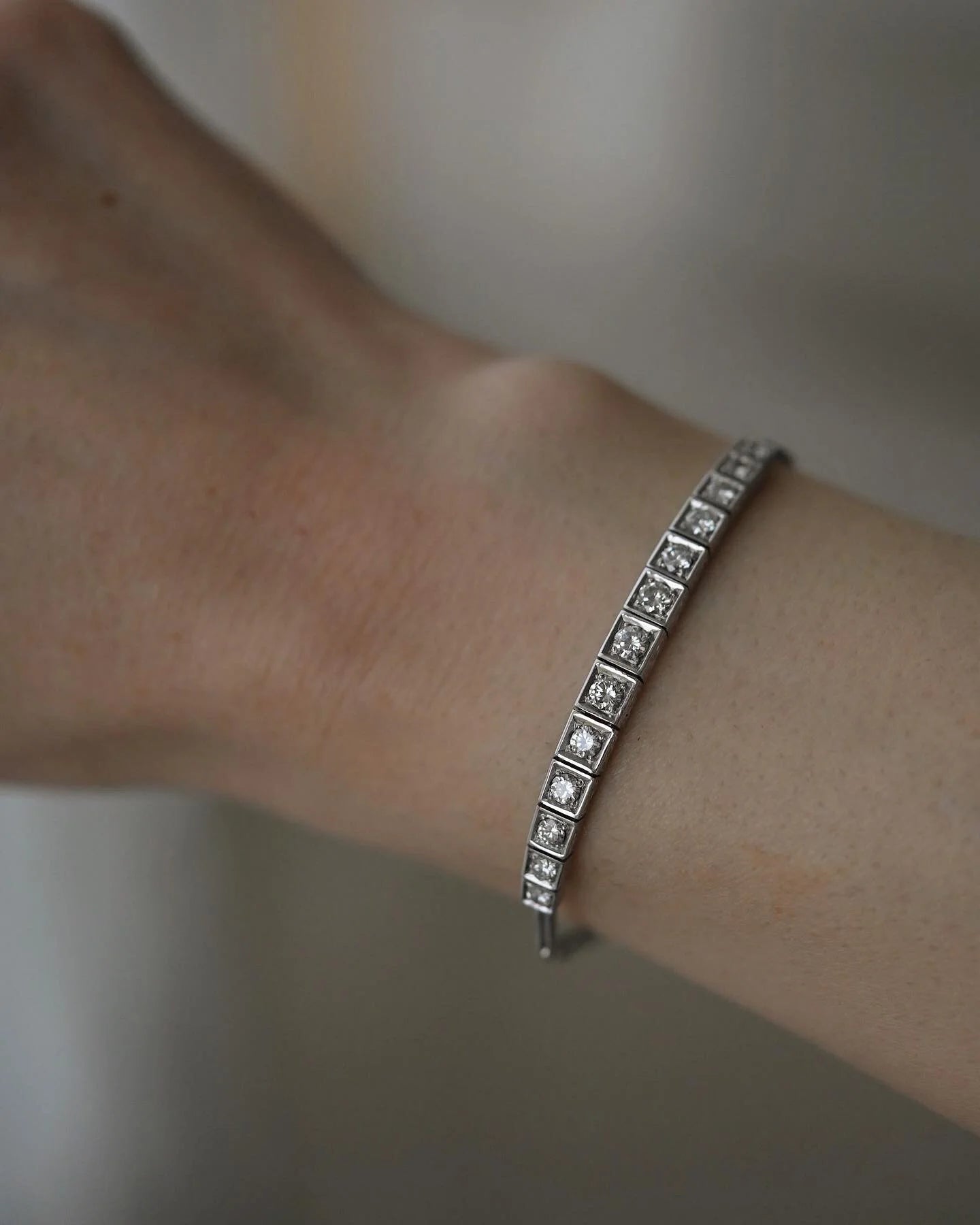Magical Antique Art Deco 1.90 Carats Diamond Bracelet 14K White Gold 1930
