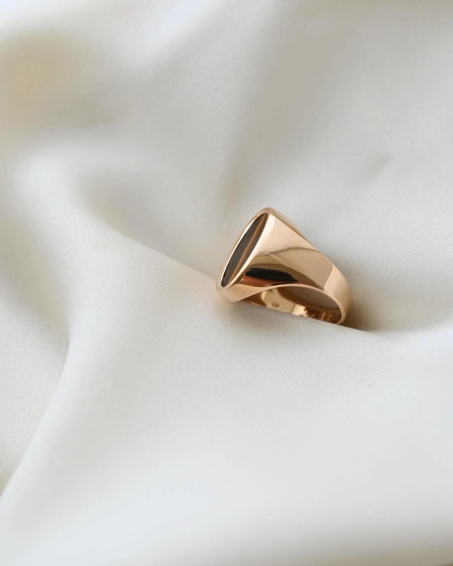 Gorg Sleek Swedish Tigers Eye Vintage Signet Ring 18K Gold