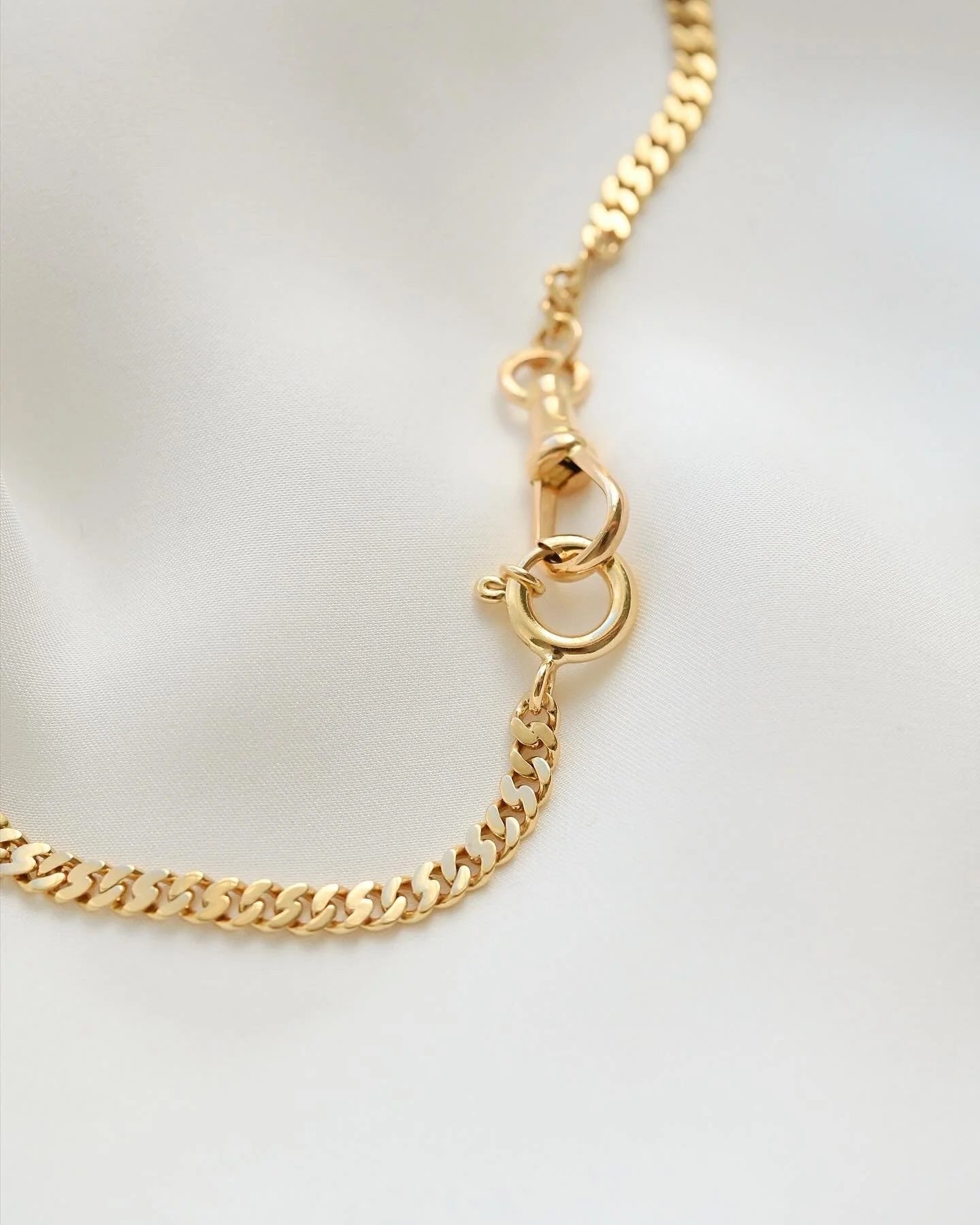 Heavy, Radiant, Perfect Watch Chain Necklace 19 Grams 18K Gold Late 1800s