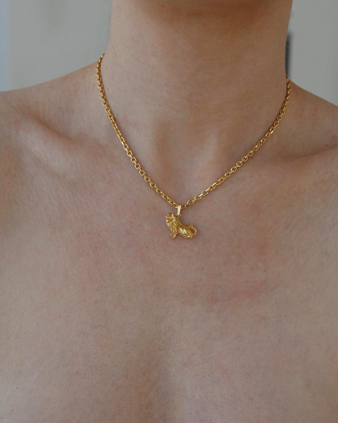 Big Swedish Vintage Leo Pendant 18K Gold 1960