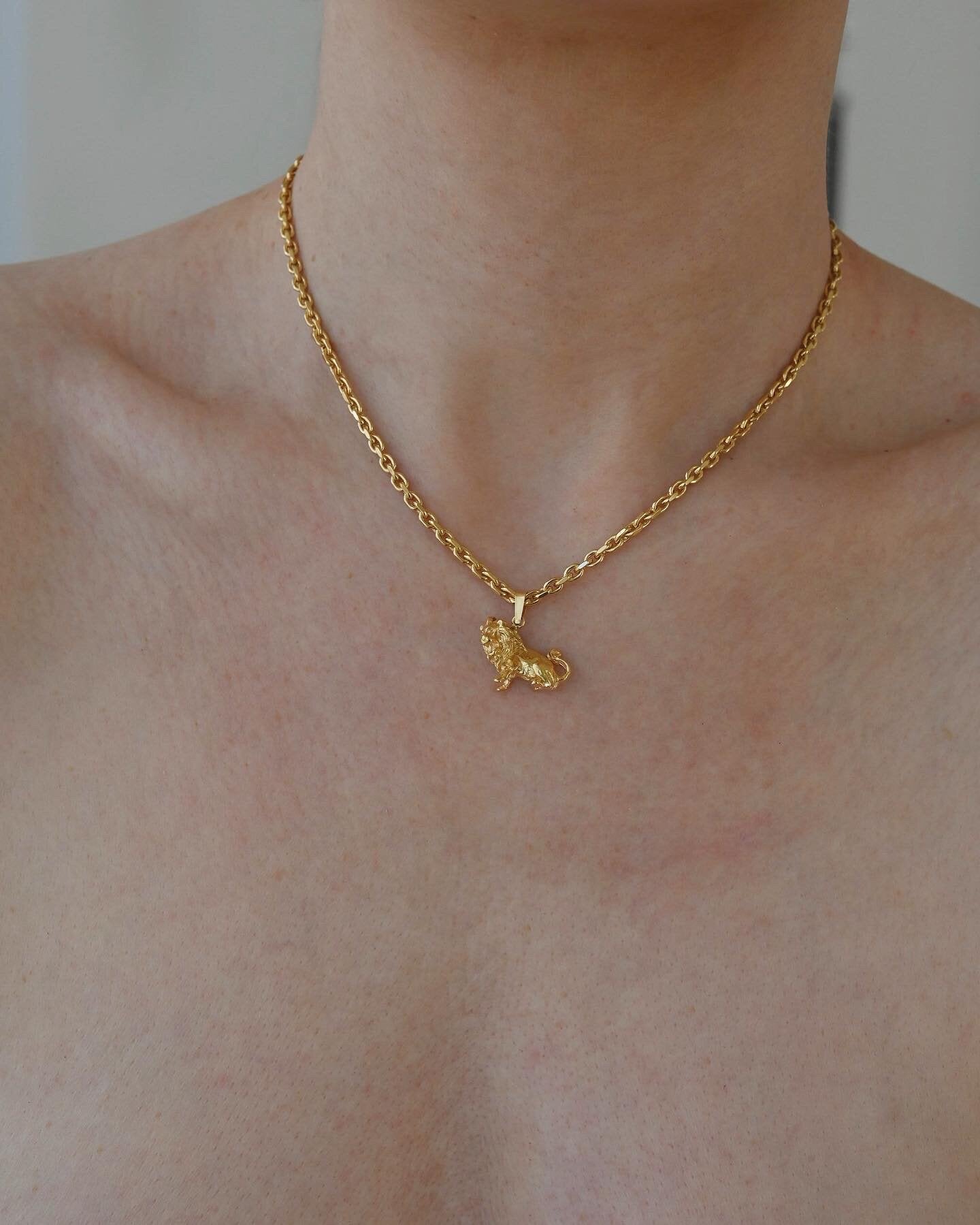 Big Swedish Vintage Leo Pendant 18K Gold 1960