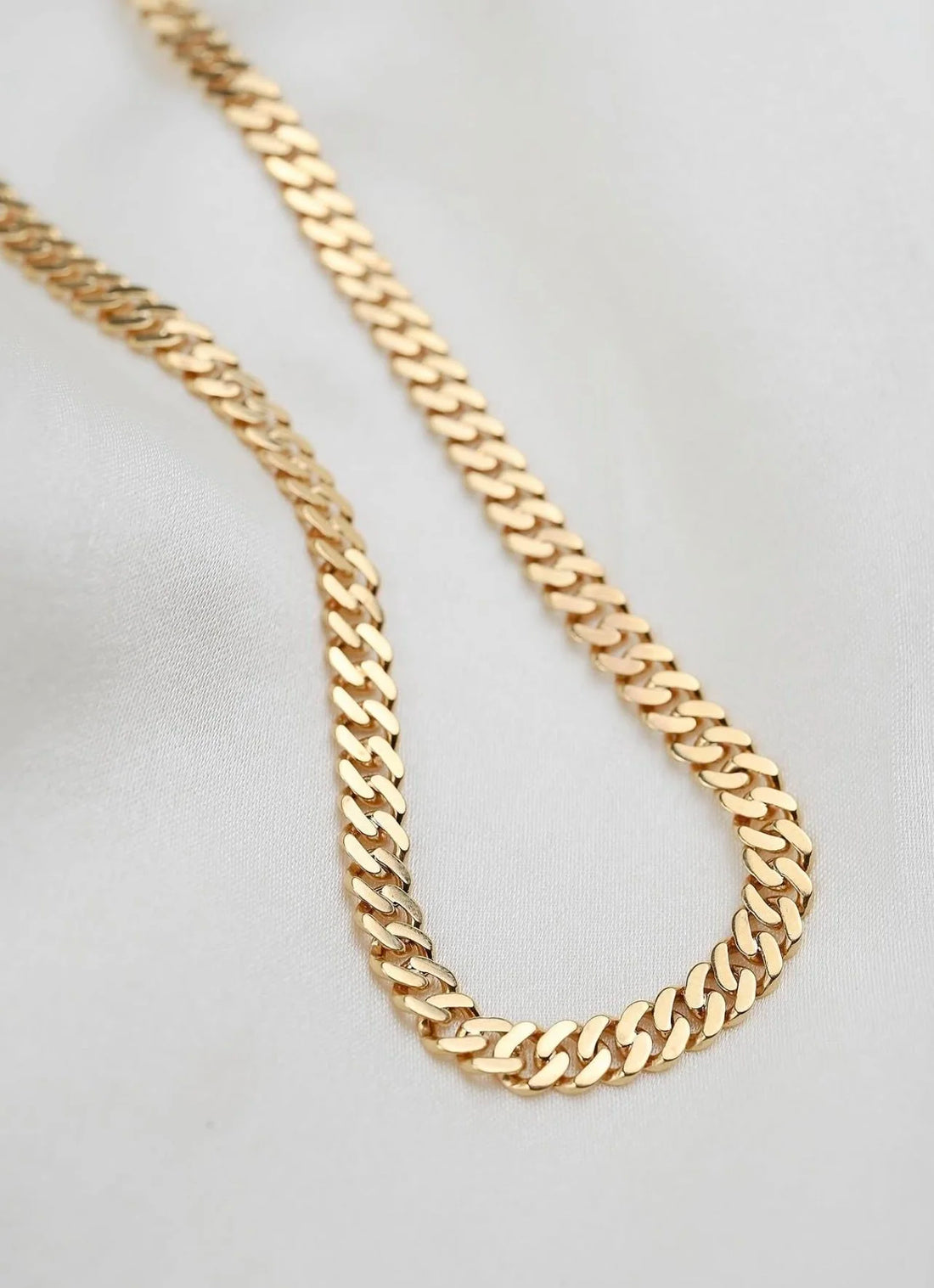 A Gorg Forever Piece Vintage Curb Link Chain 18K Gold 1970s Sweden