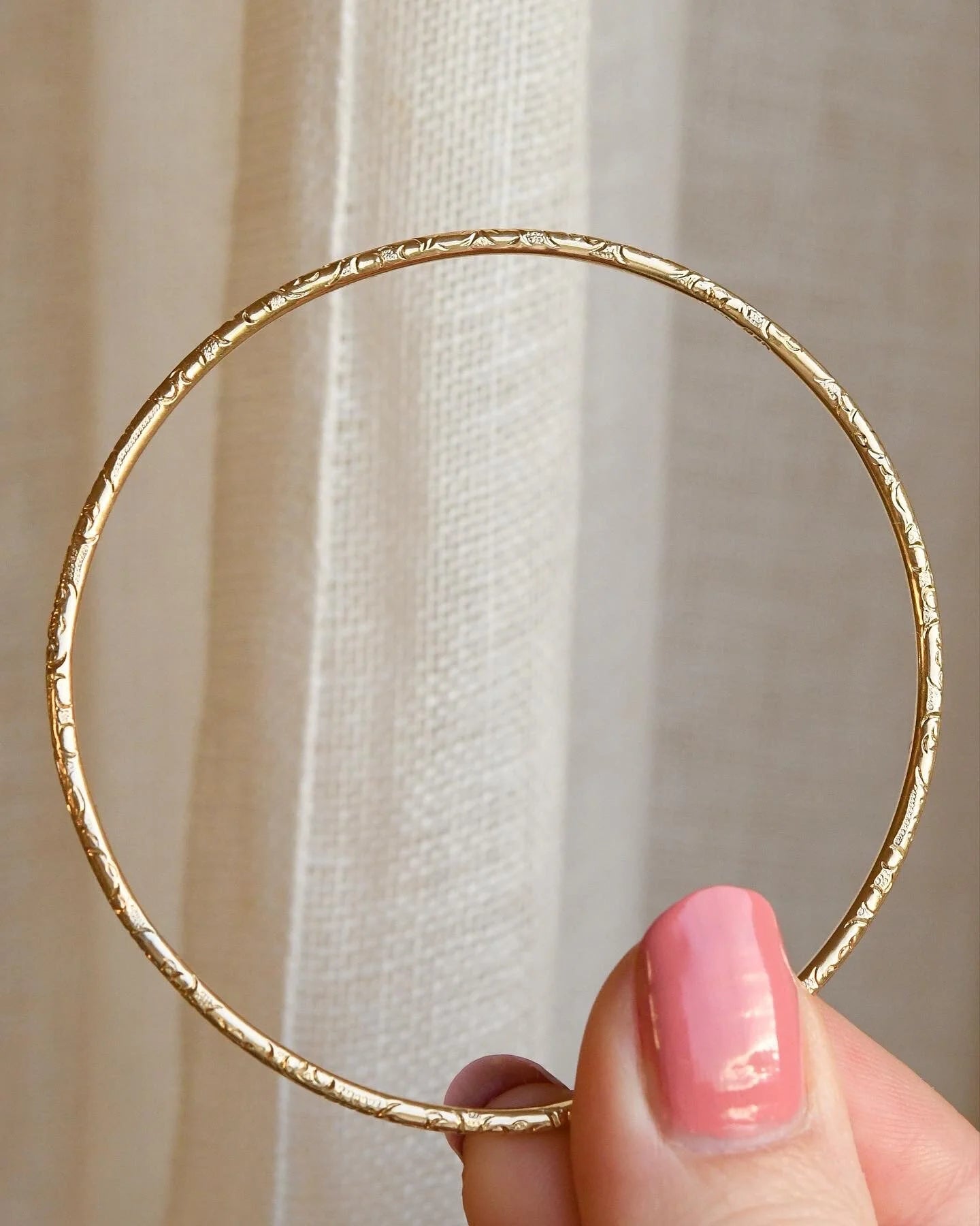 Beautiful Antique Bangle Bracelet 14K Gold 1930s