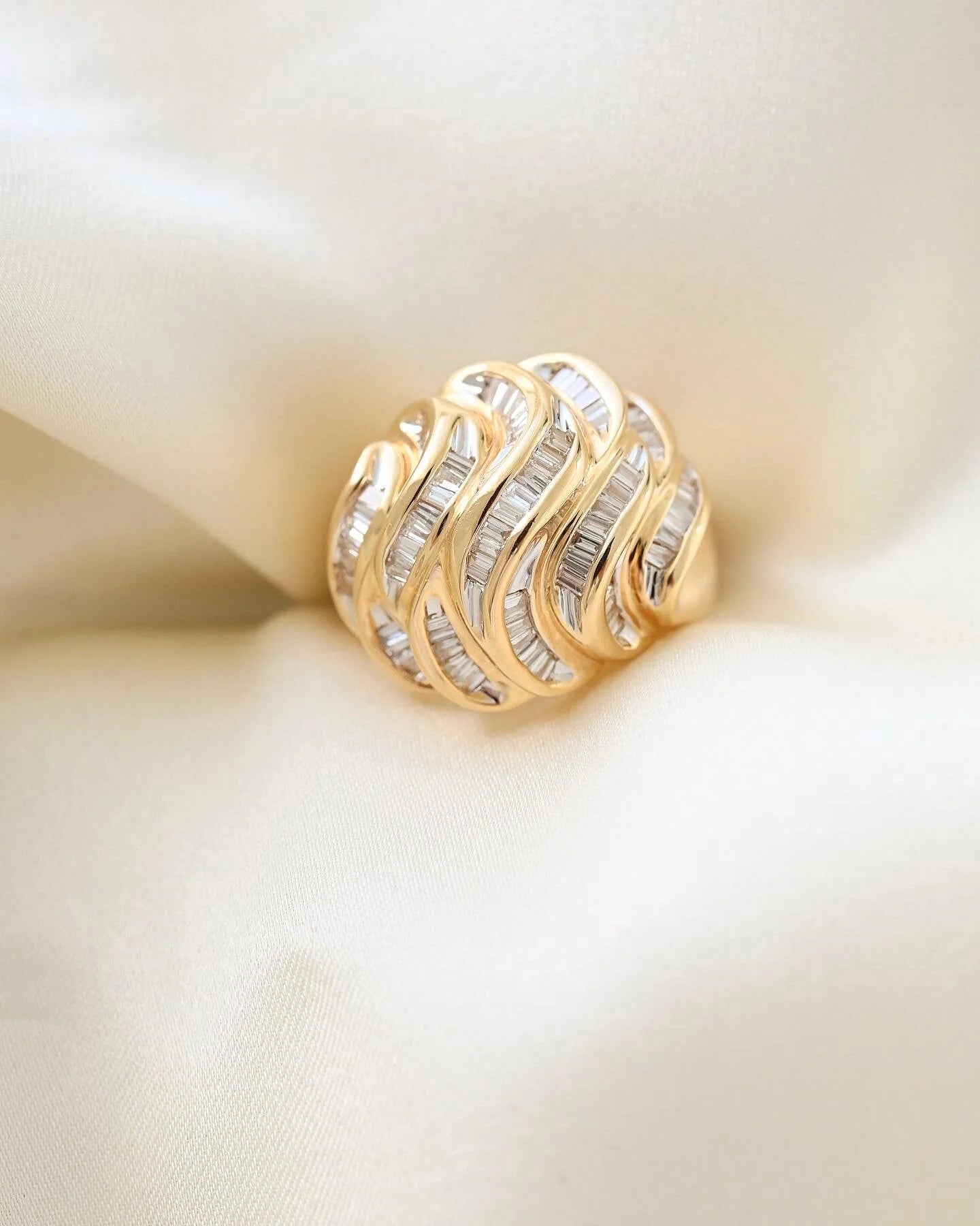 Big Bold Italian Diamond Bomb Ring Baguette Cut Diamonds 18K Gold 1980