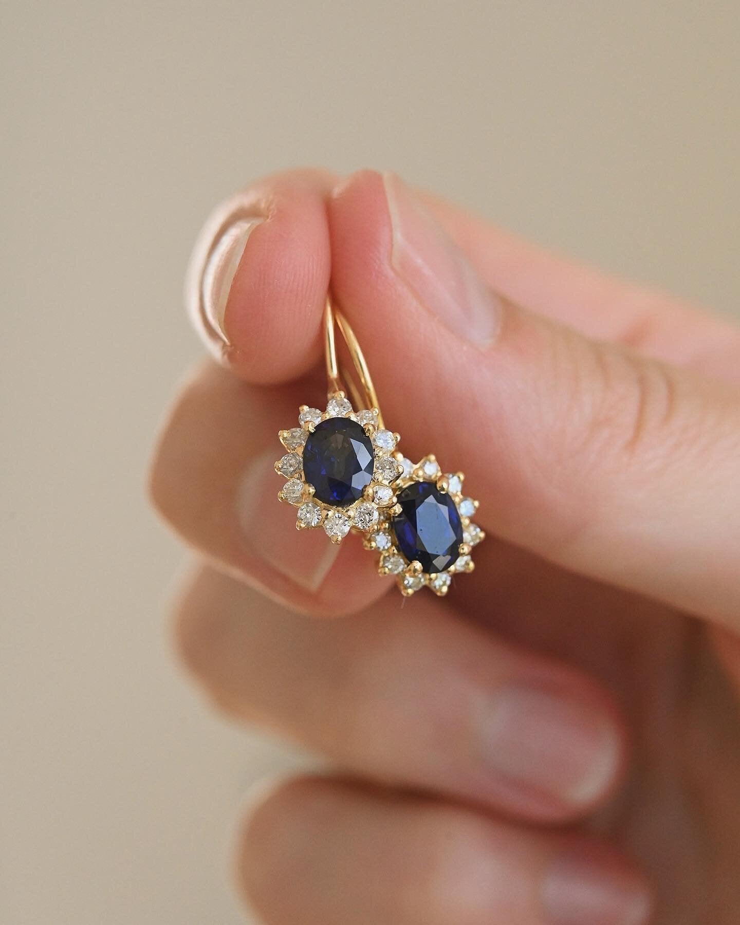 Timeless Diamond x Sapphire Cluster Danglers 18K Gold 1980s
