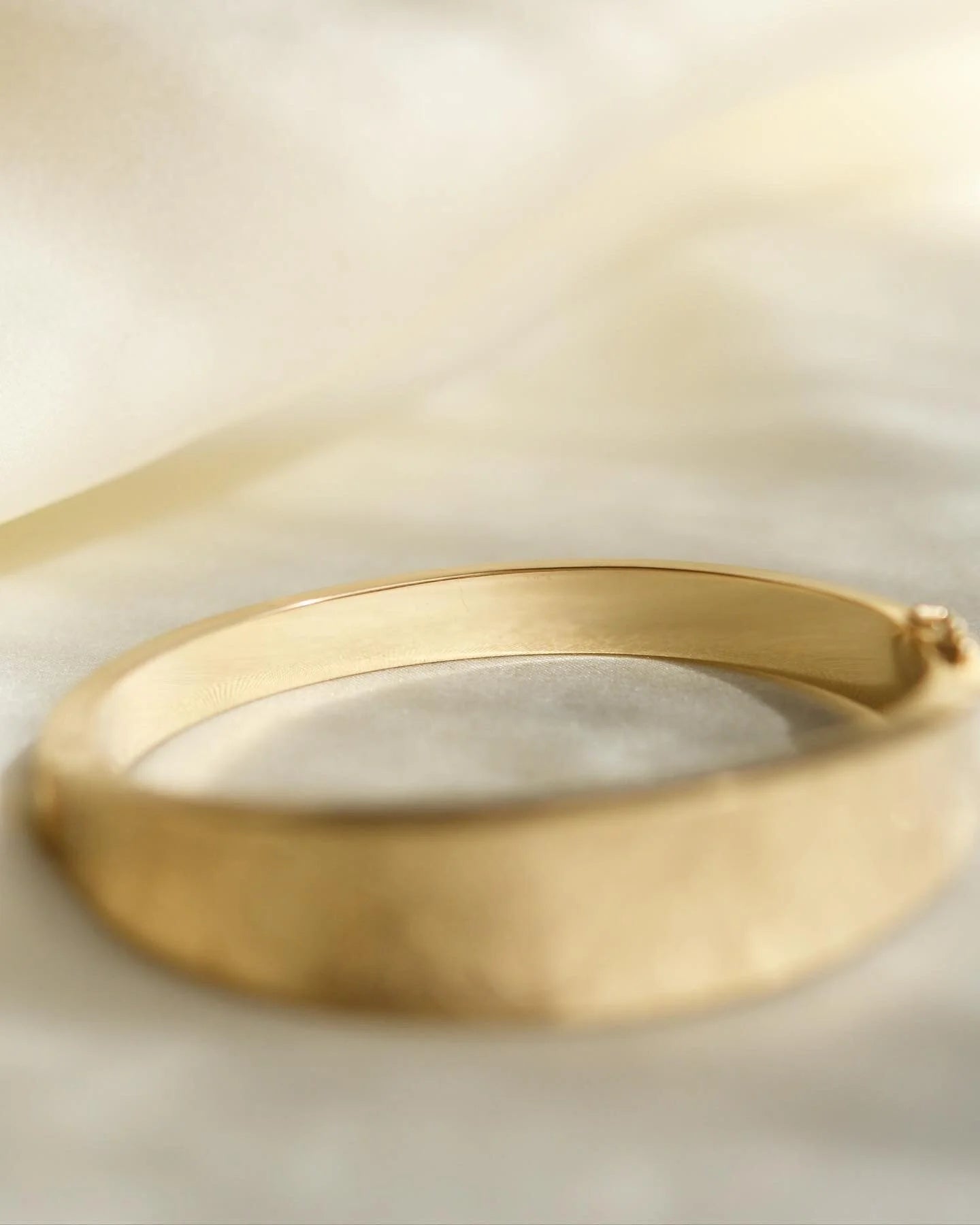 Sublime Danish Vintage Bangle w Flower Engravings 14K Gold 1960s